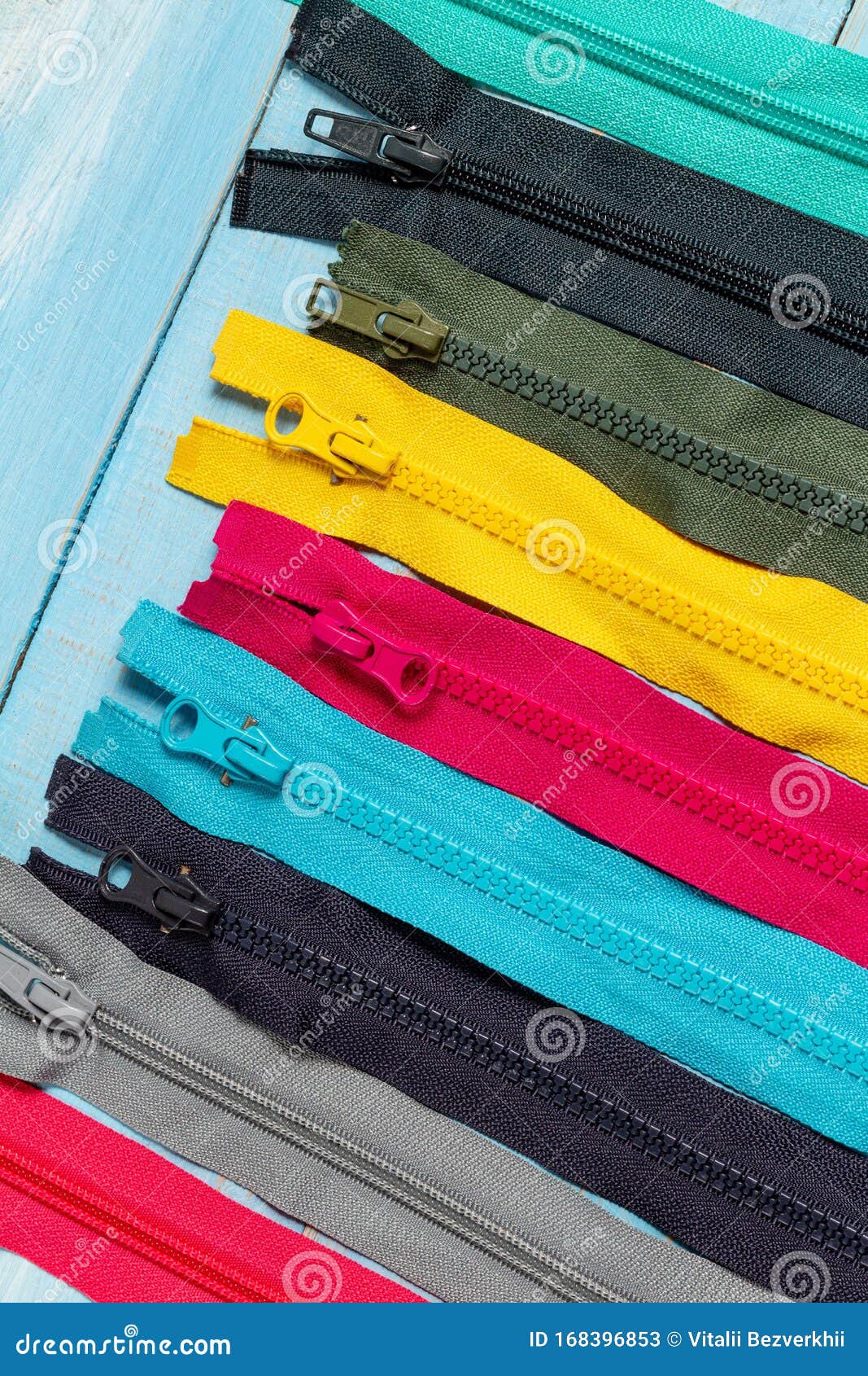 Pack a Lot of Colorful Plastic Zippers Stripes with Sliders Pattern for ...