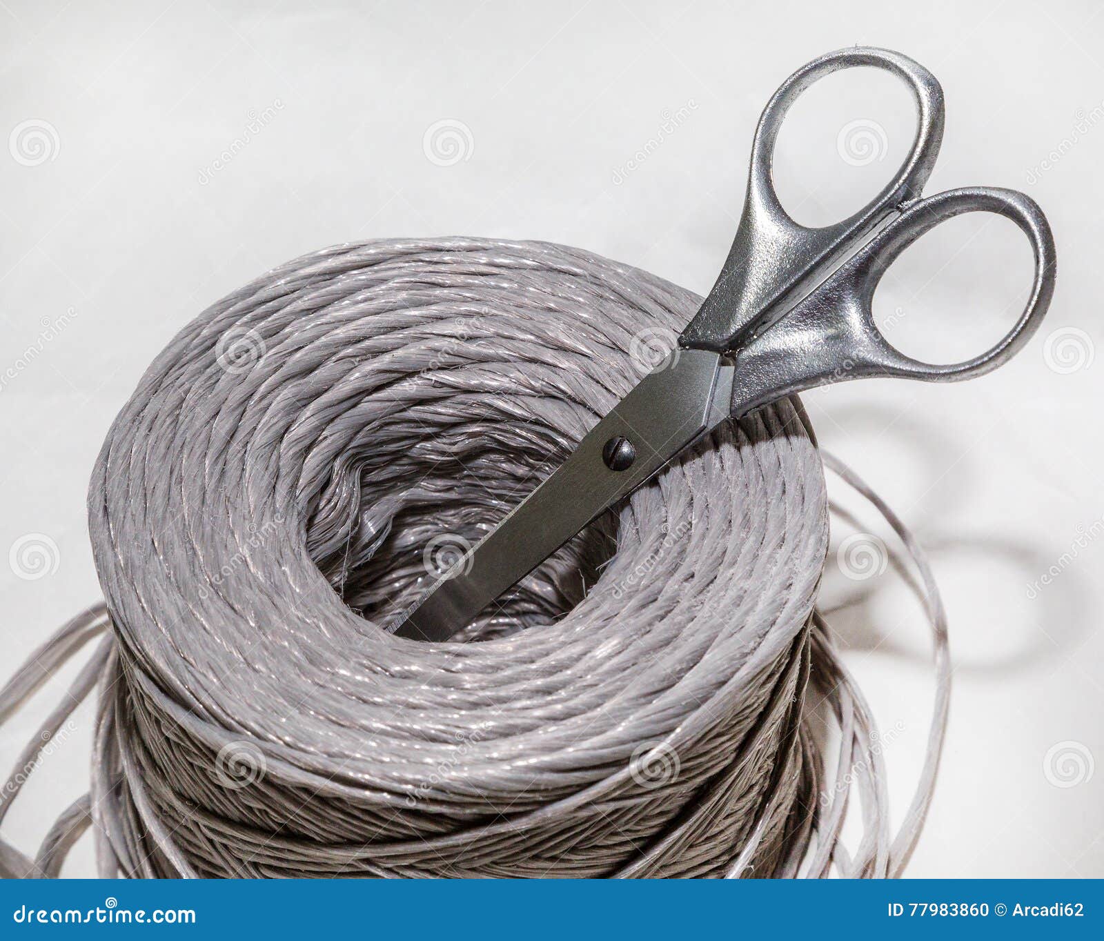 https://thumbs.dreamstime.com/z/packing-rope-scissors-coil-white-background-roll-twine-binding-household-77983860.jpg