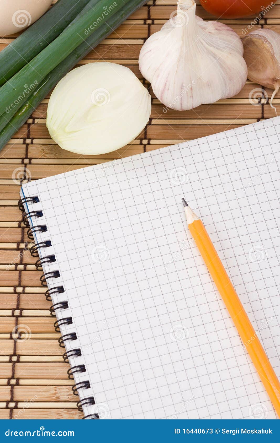 Pad, garlic, egg and onion stock image. Image of aroma 16440673