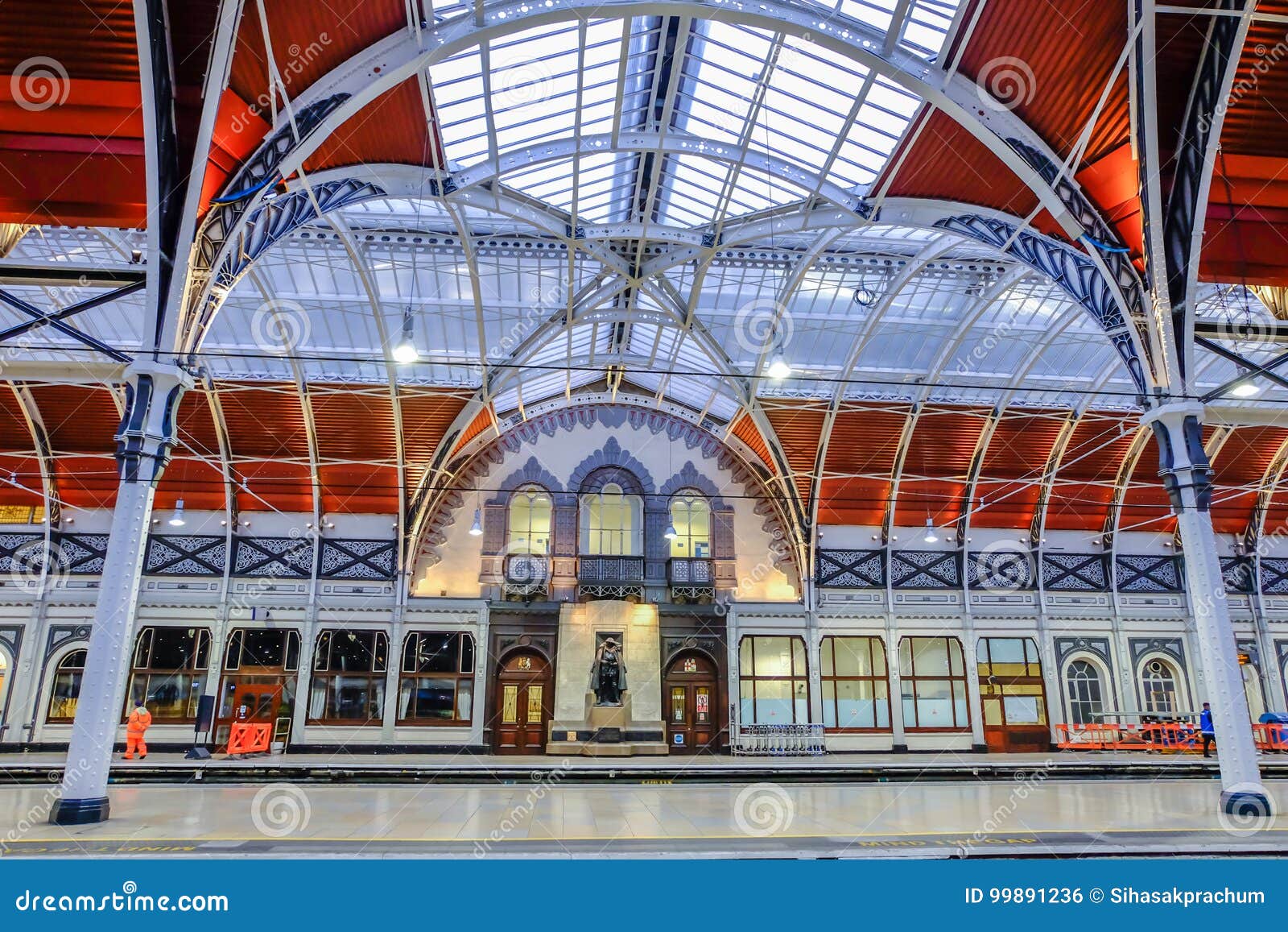 Paddington Station editorial photo. Image of united, kingdom - 99891236