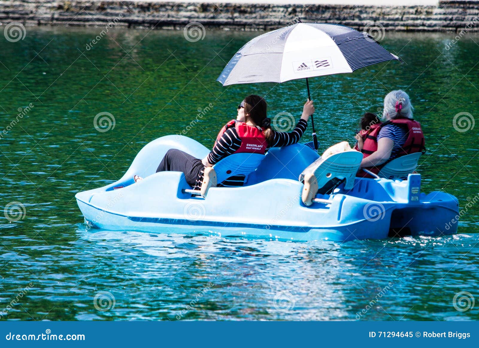 Paddle boating Green Lake editorial image. Image of seattle 71294645