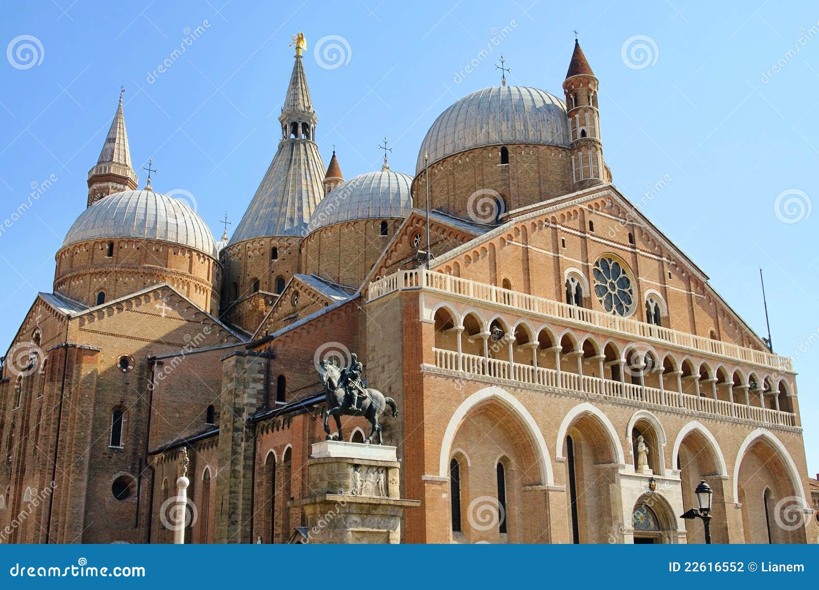 Preghiere A Sant'antonio Di Padova Padova Basilica Di Sant Antonio Stock Photo - Image of landmark, sant