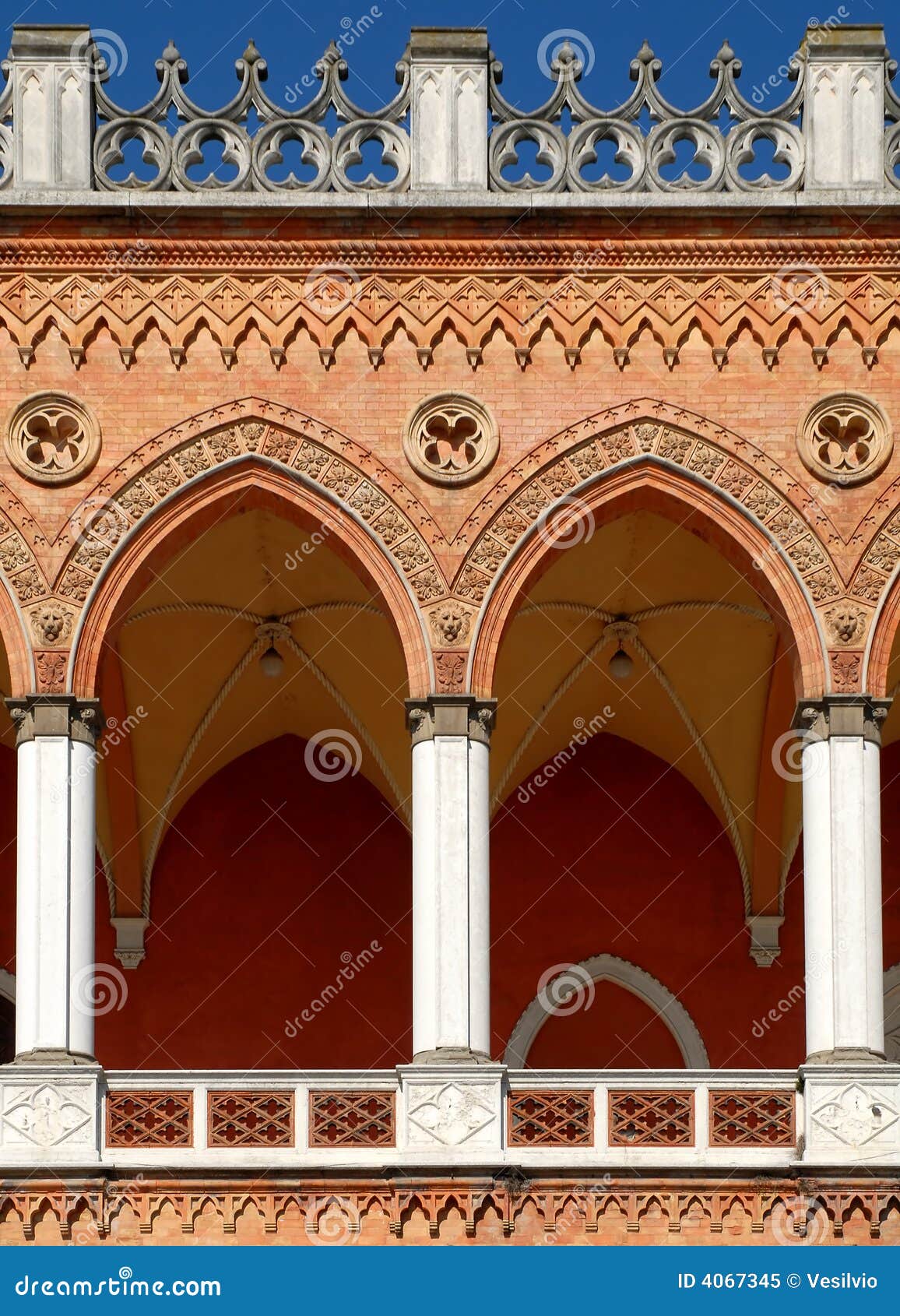 padua: venetian archway