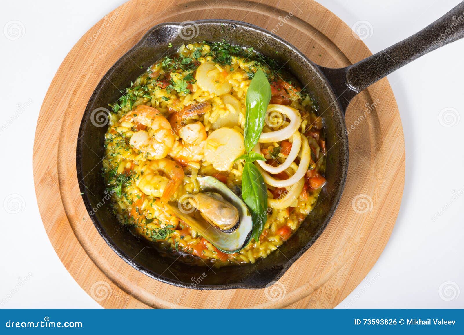 Paella del riso spagnolo fotografia stock. Immagine di buongustaio