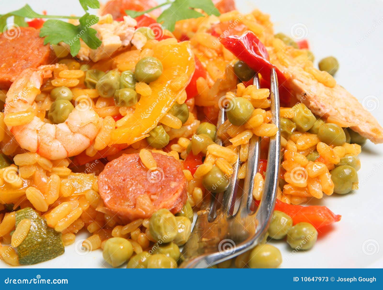 Paella Met Garnalen En Chorizo Stock Afbeelding Image of niemand