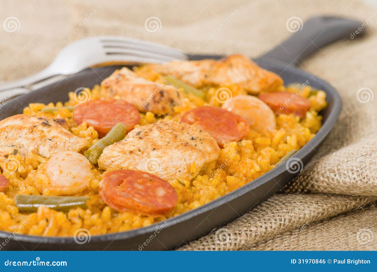 Paella Valenciana foto de archivo. Imagen de revuelto 31970846