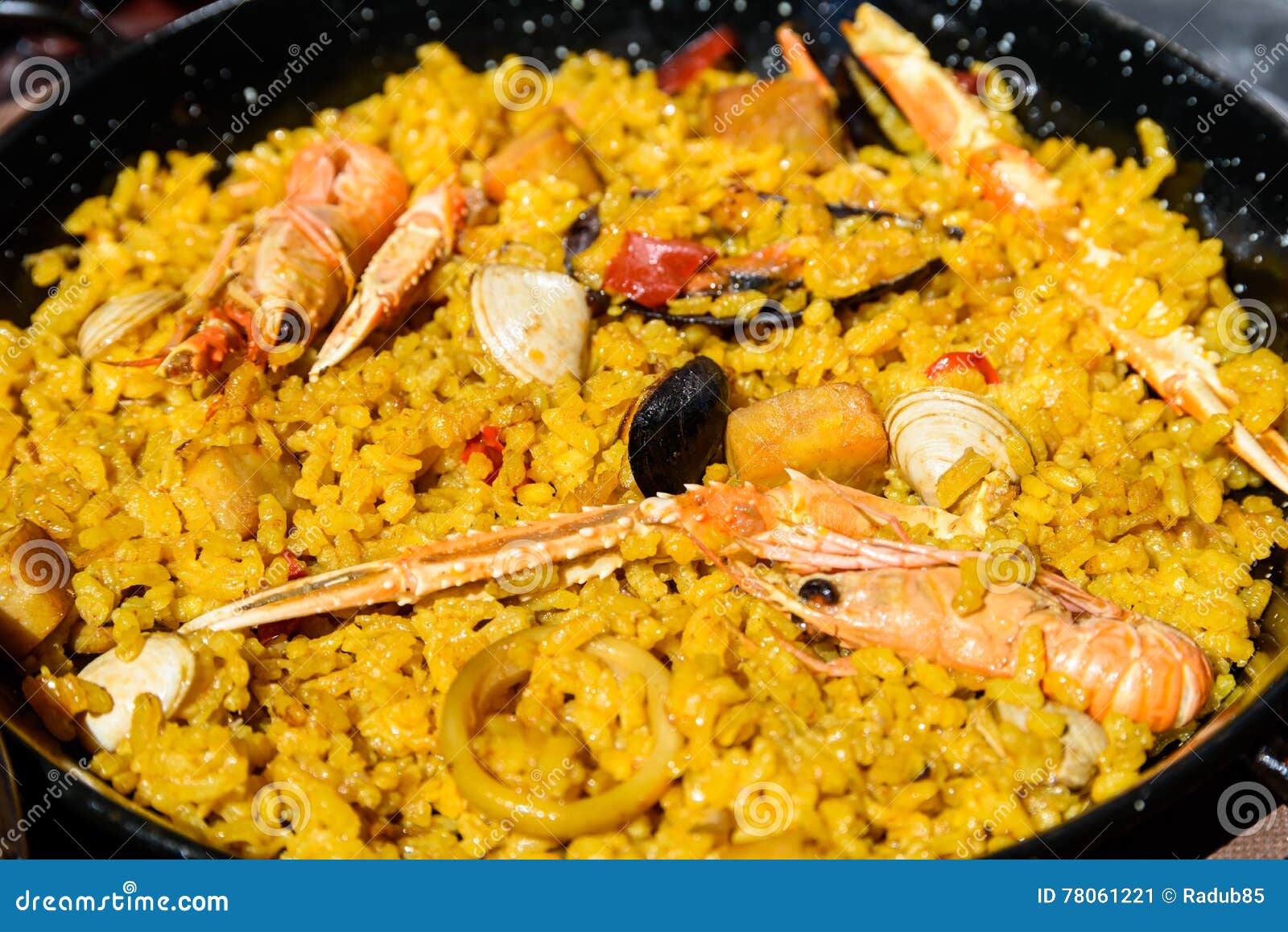 Paella Valenciana Tradicional De Los Mariscos Imagen de archivo