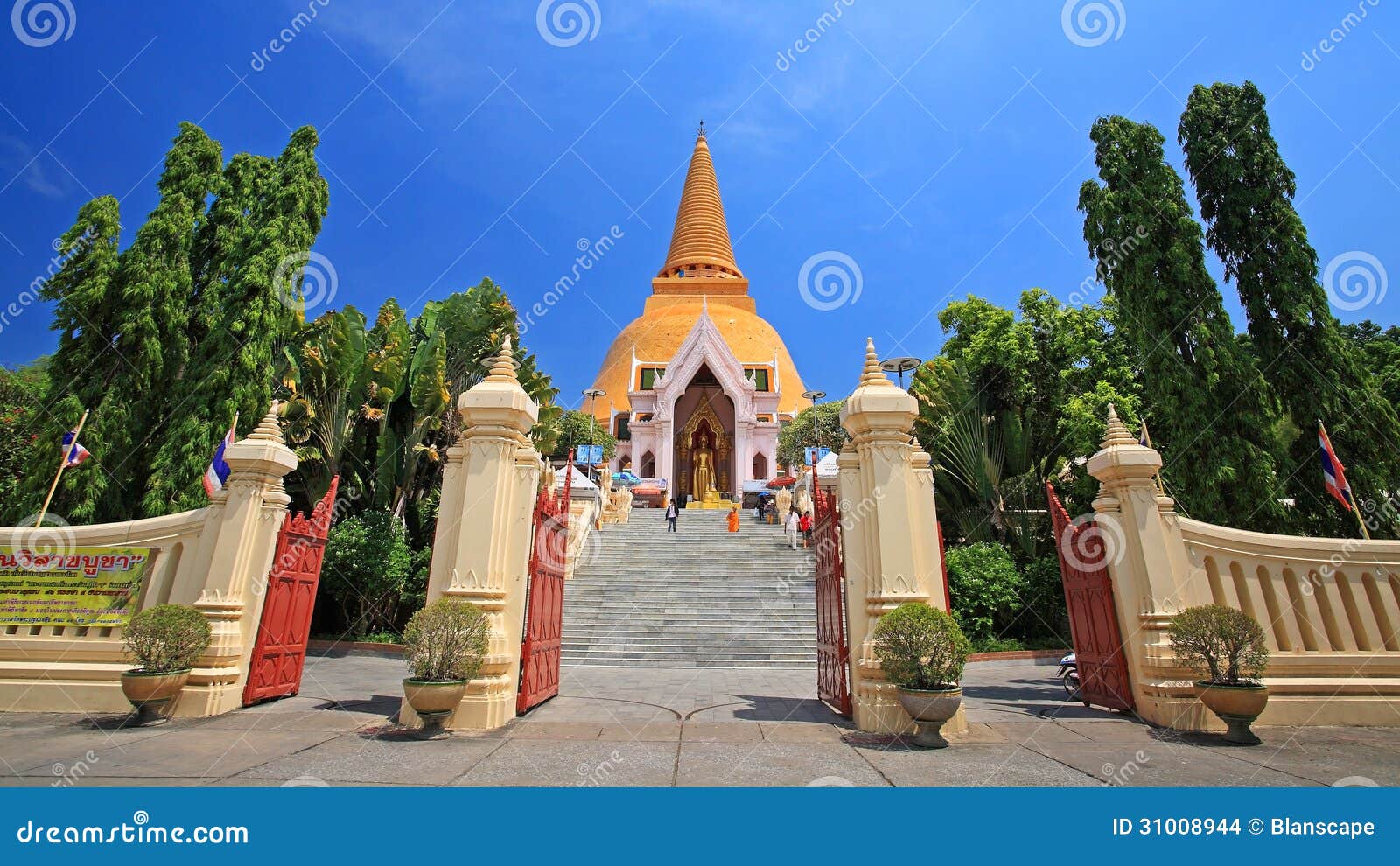Pagoda De Phra Pathom Chedi Senal De Nakhon Pathom Imagen De Archivo Editorial Imagen De Tailandia Arquitecto