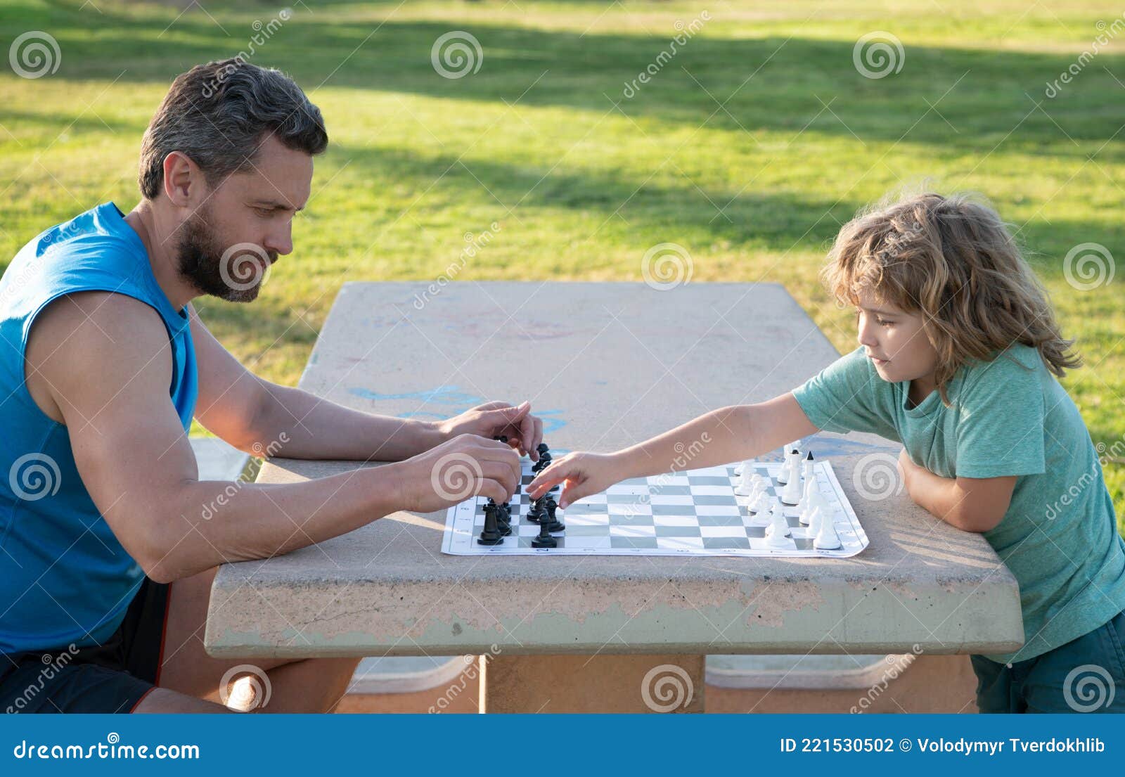 Jogo de Tabuleiro Infantil - Xadrez - Pais e Filhos