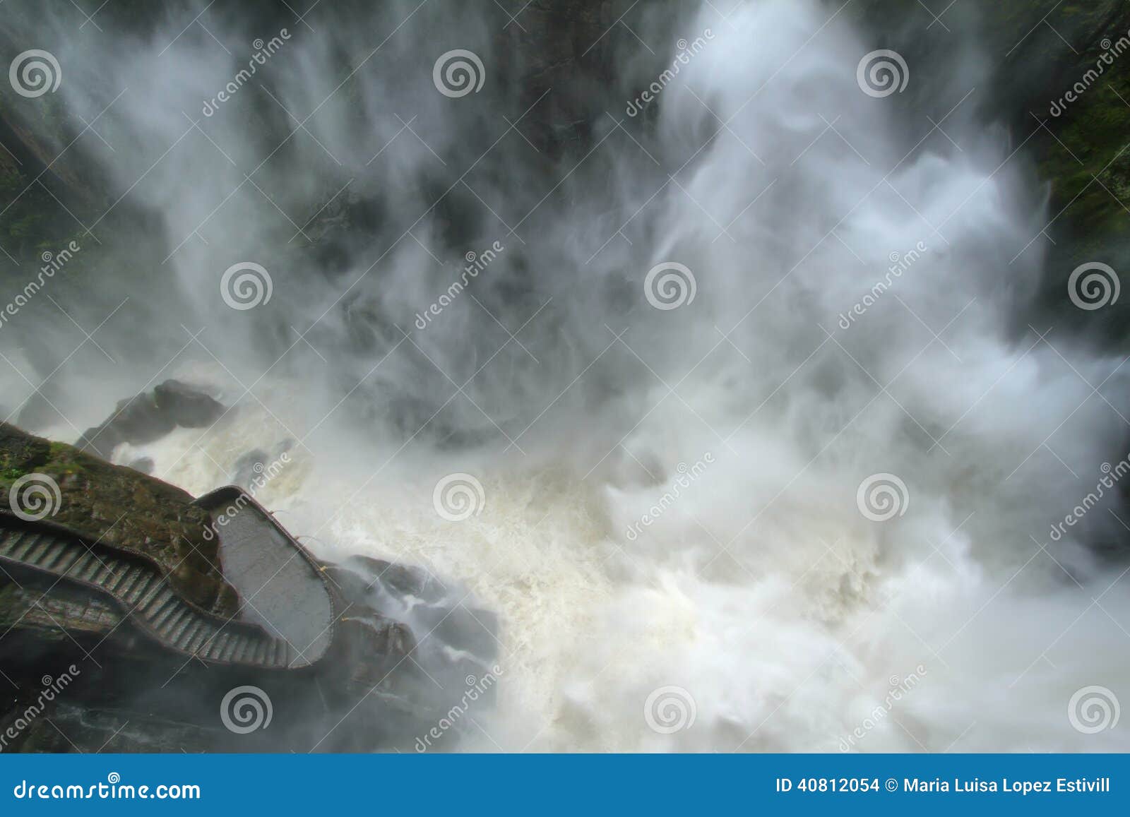 pailon del diablo waterfall, ecuador