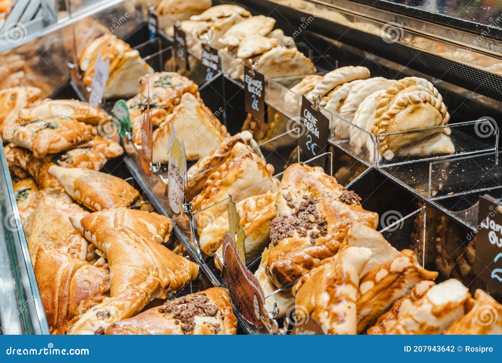 Pain Et Pâtisseries Dans Un Fast-food Photo stock - Image du