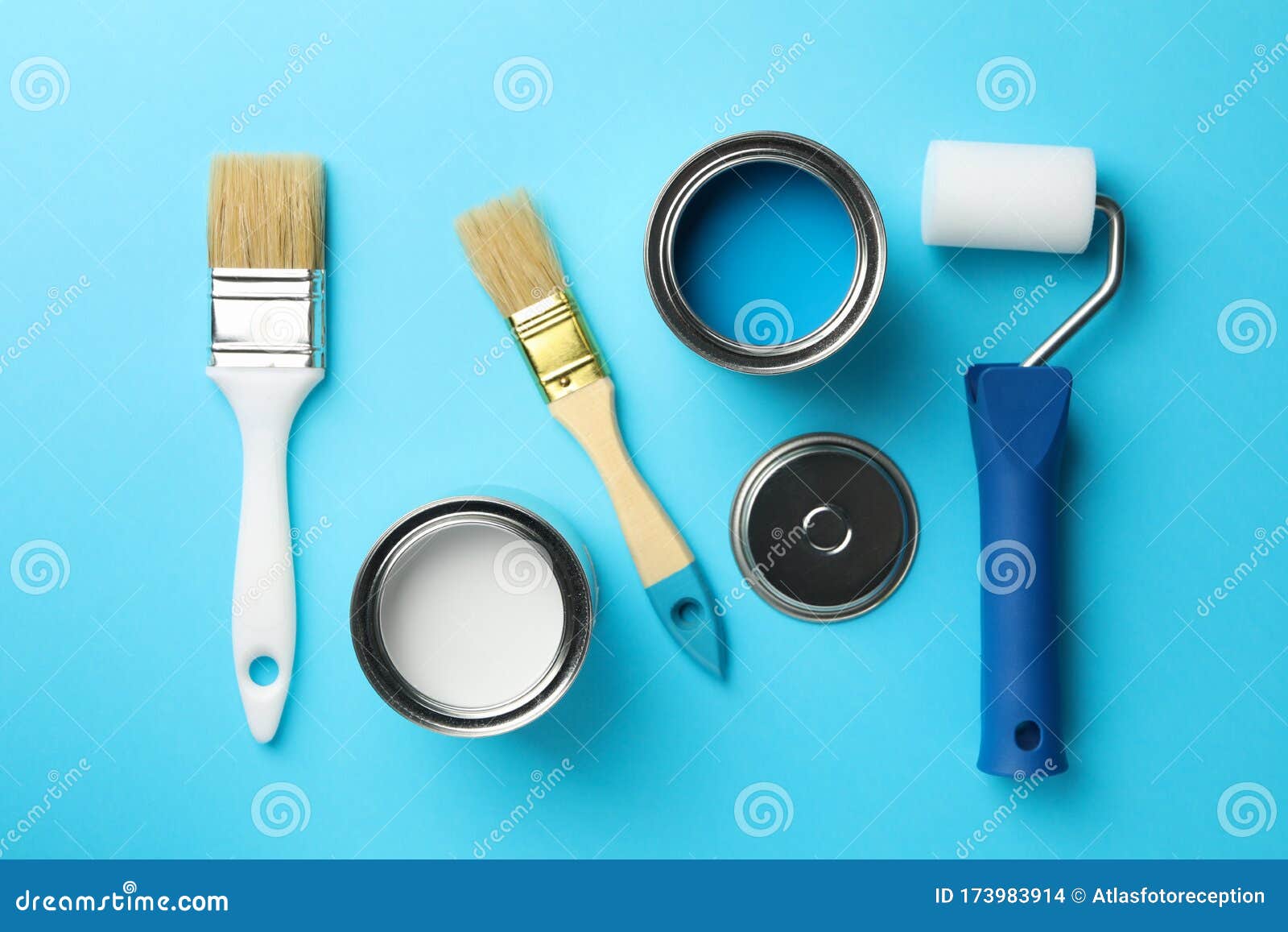 Artist paint brushes and paint cans Stock Photo by ©billiondigital 154674734