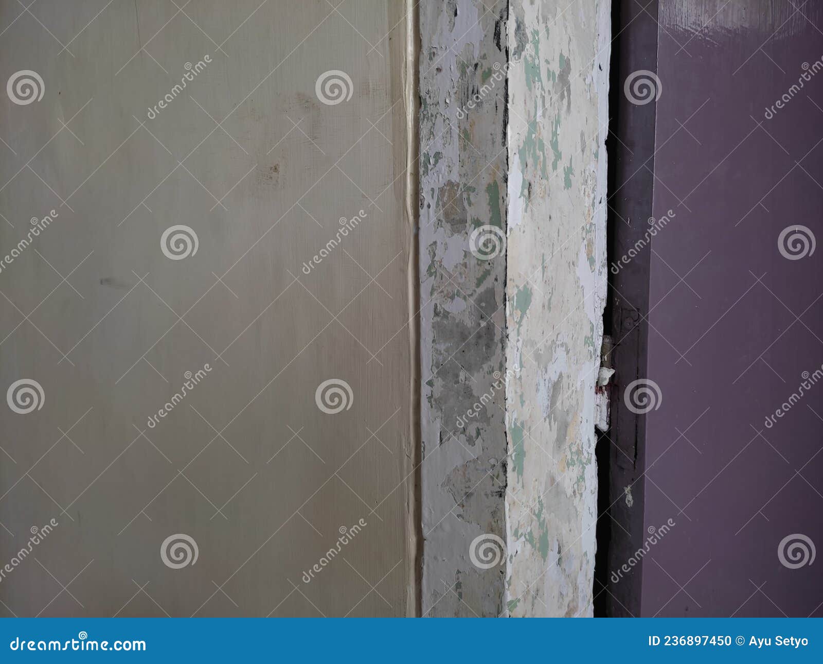 Paint Peeling of Wall Like Rubber because of the Poor Surface