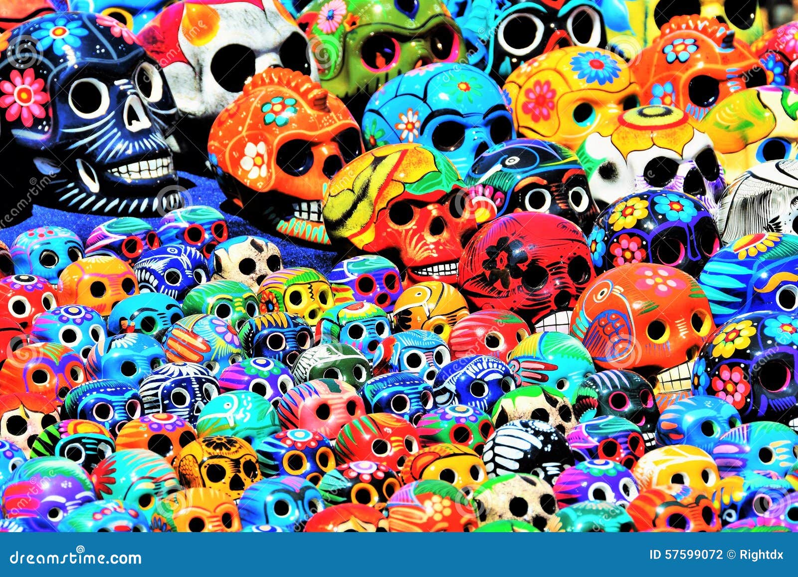 day of the dead (dia de los muertos) skulls