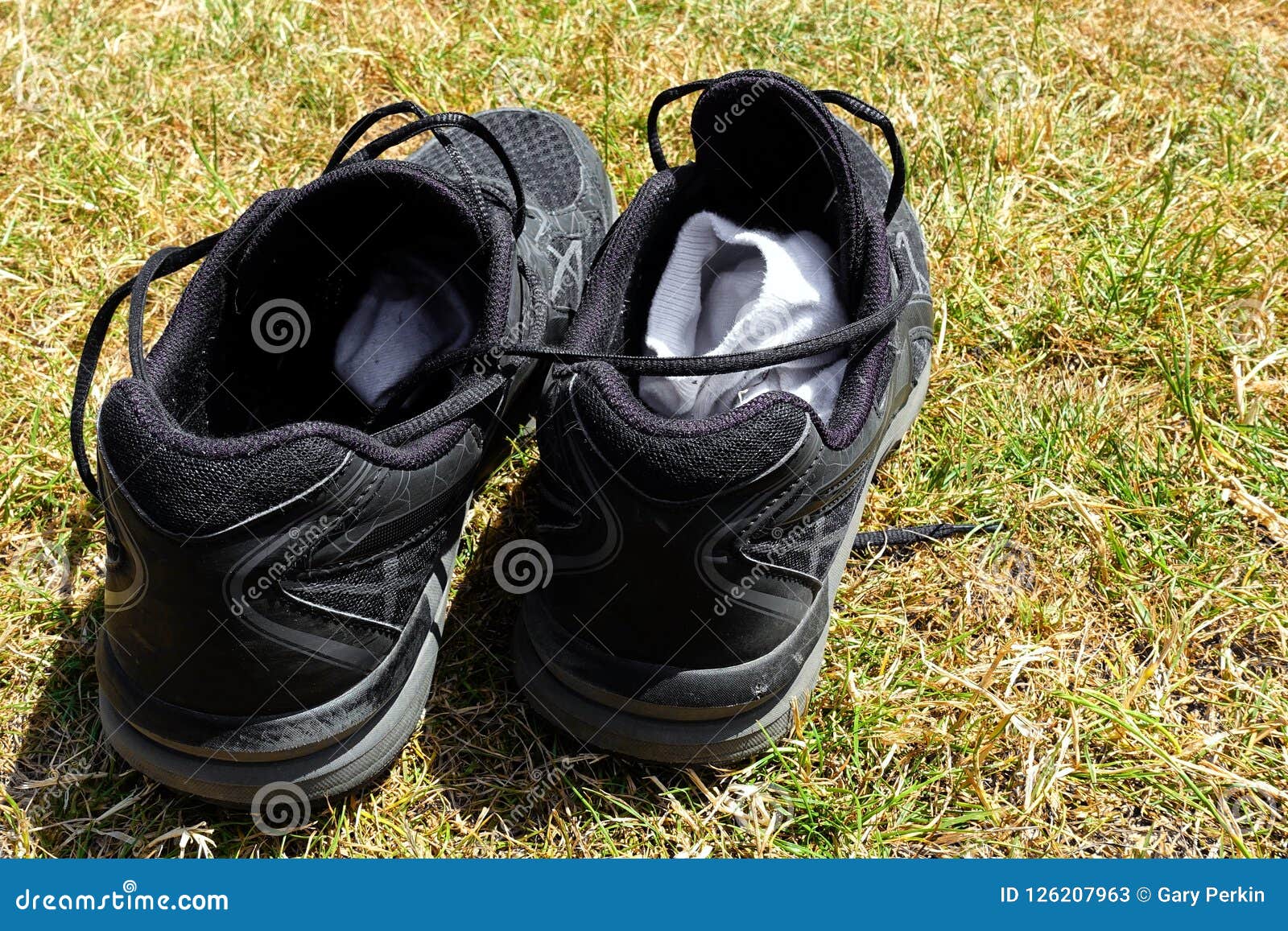 white socks with trainers