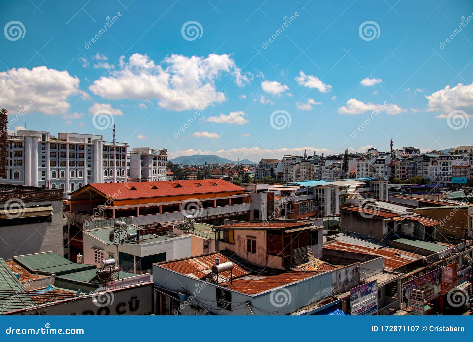 Paisaje De La Ciudad Con Temática Anime De Da Lat Vietnam Imagen de archivo - Imagen de lugar, turismo: 172871107 Paisaje De La Ciudad Con Temática Anime De Da Lat Vietnam Imagen de archivo - Imagen de lugar, turismo: 172871107
