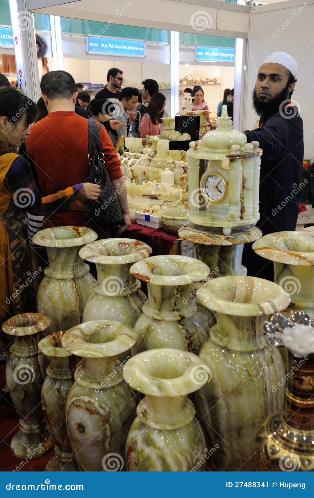 Pakistan crafts store editorial photo. Image of cultural 27488341