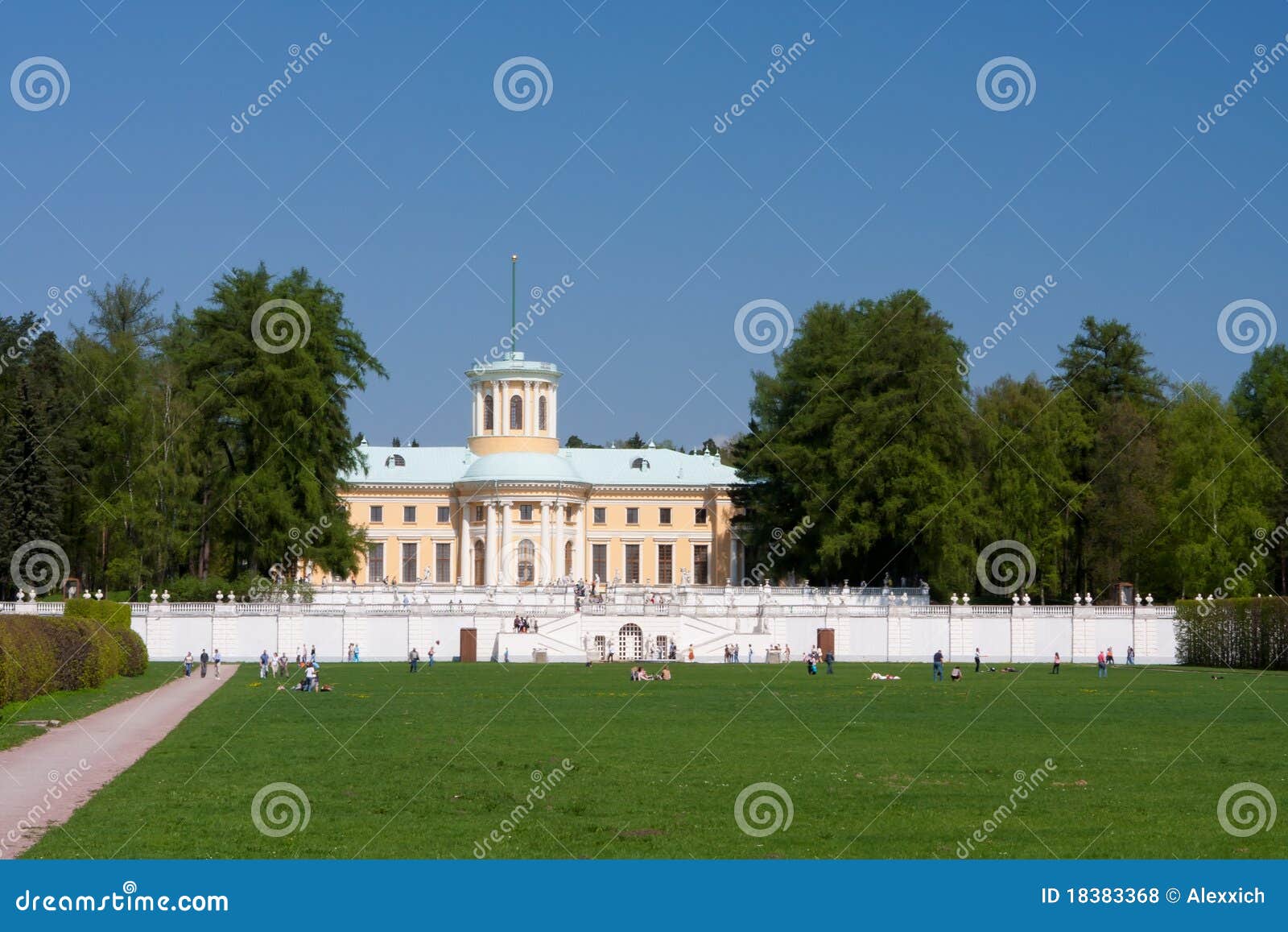 Palace in Arkhangelskoye Estate Stock Photo - Image of classical, cloud ...