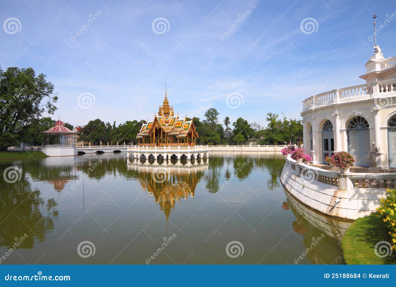 Palace center pond stock photo. Image of attraction, traditional 25188684