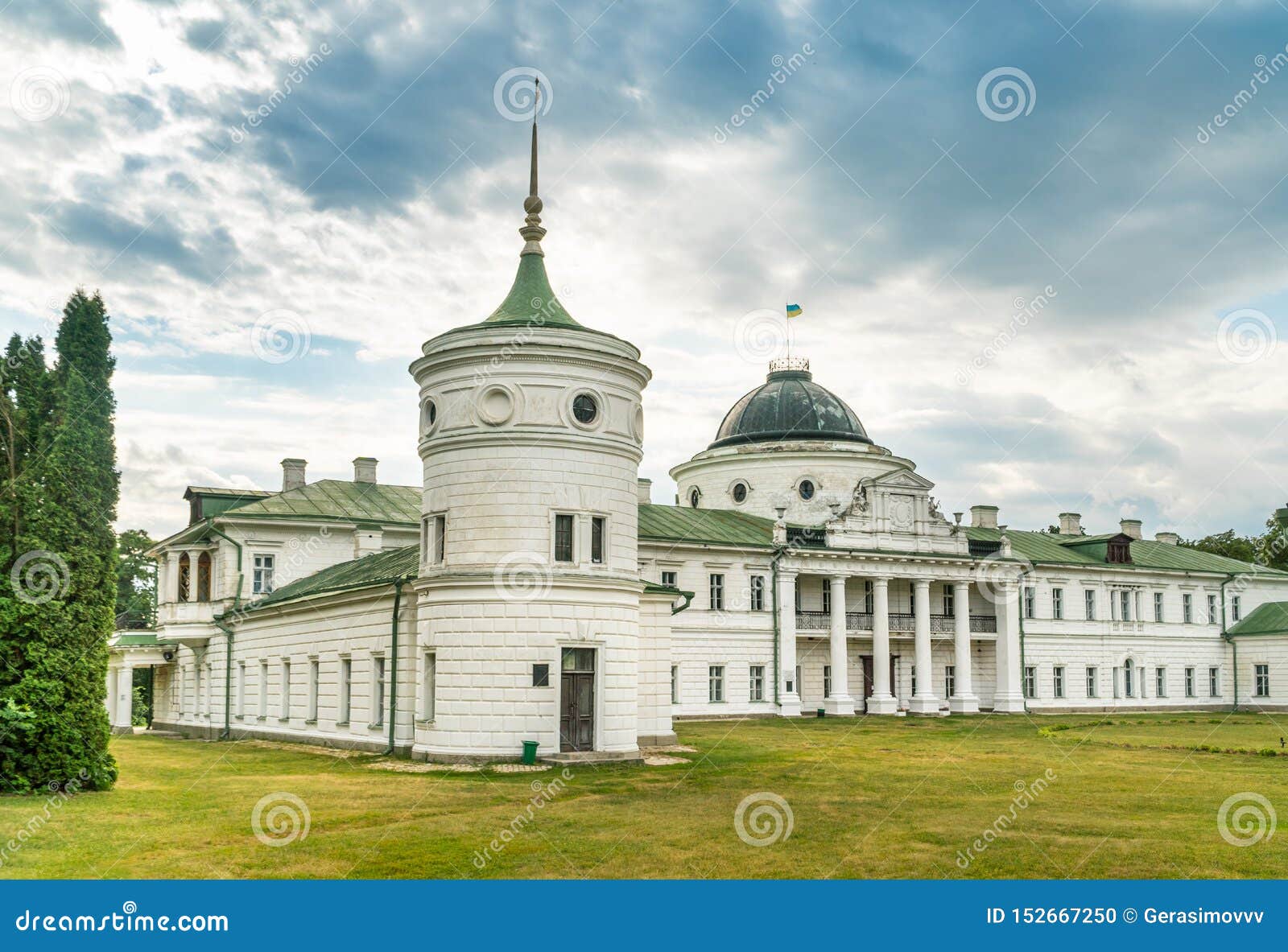 palace in kachanivka kachanovka national nature reserve, chernihiv region, ukraine