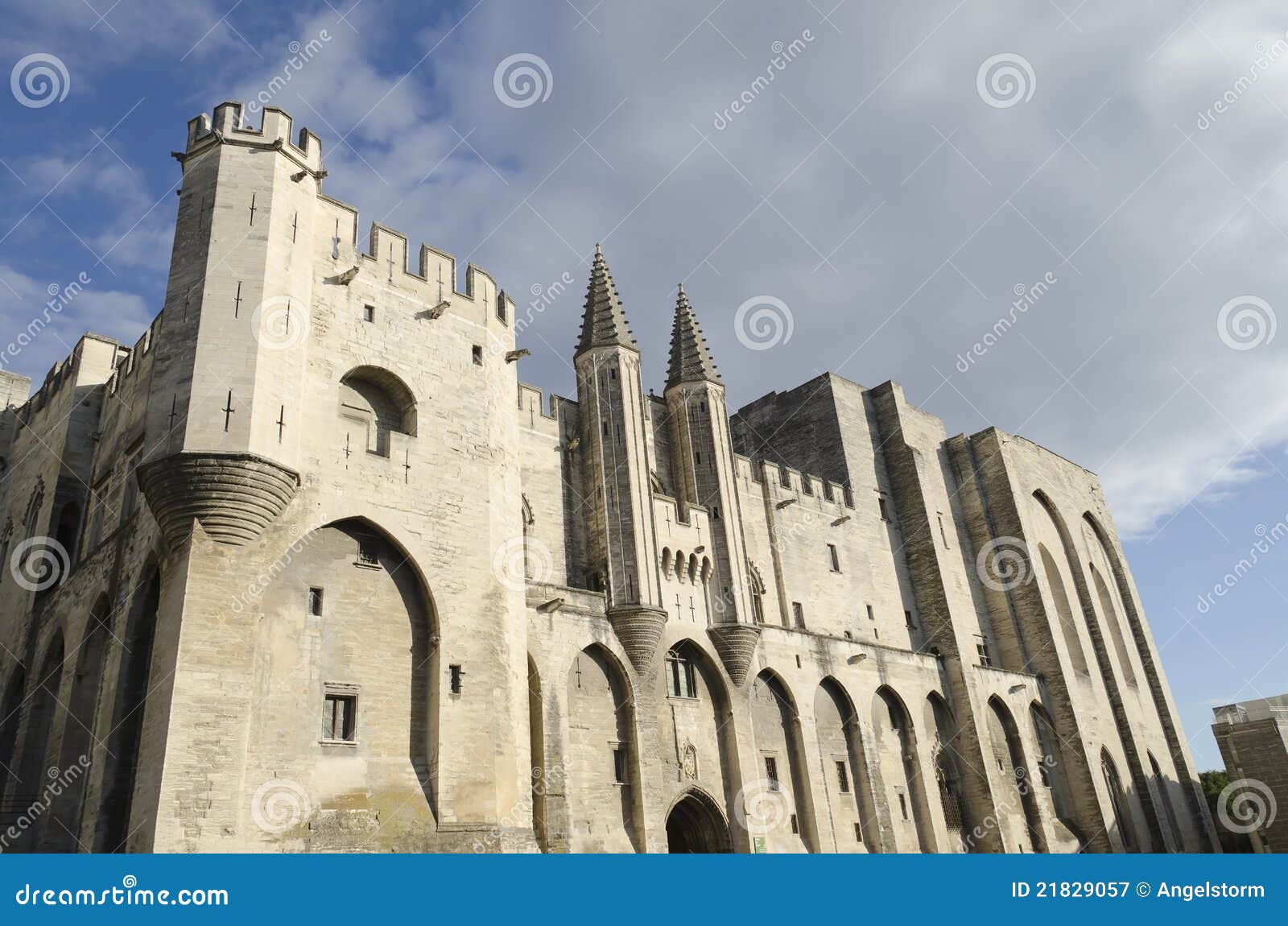 palace of the popes in avignon