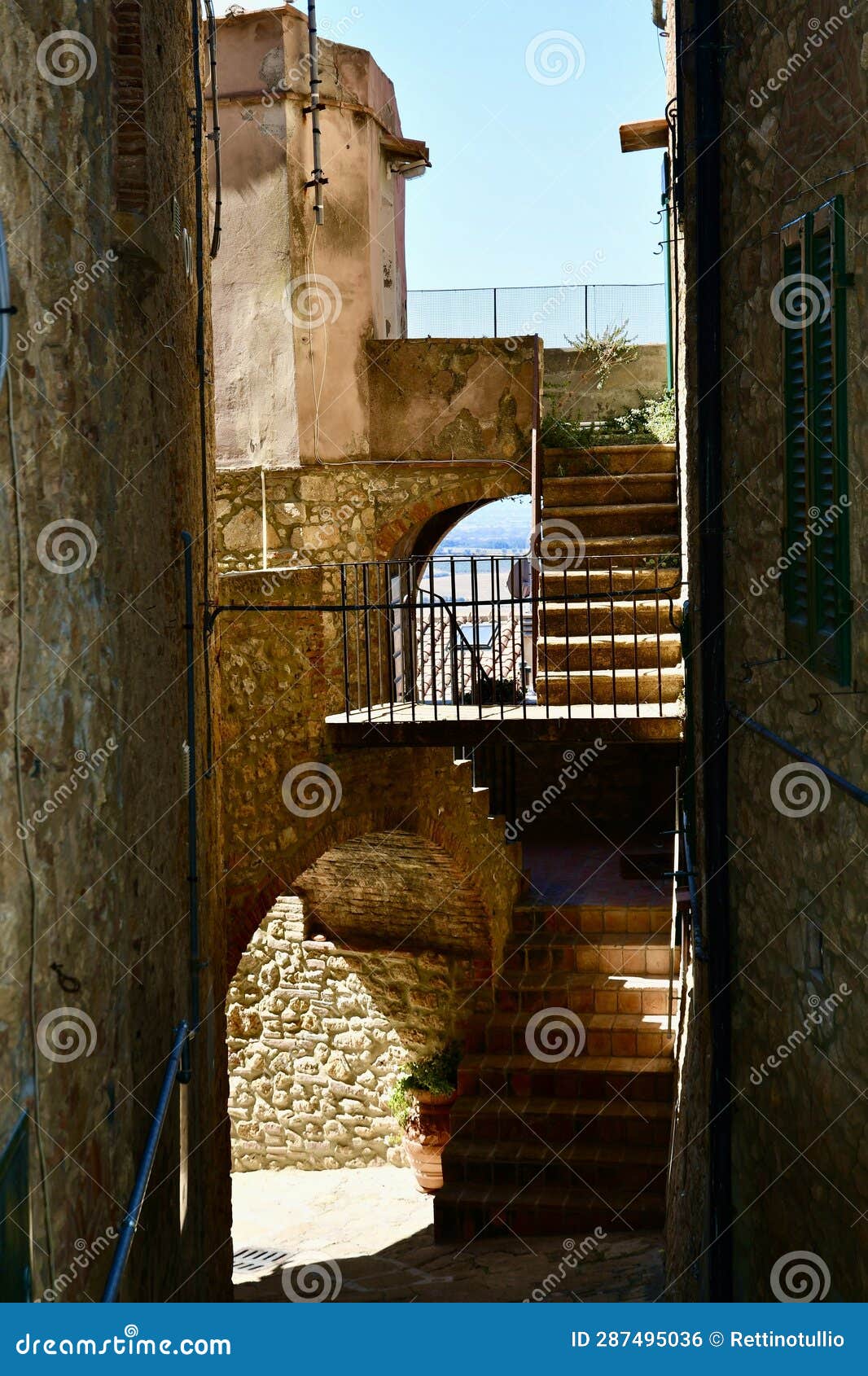 connections between various medieval buildings with stairs and bridges
