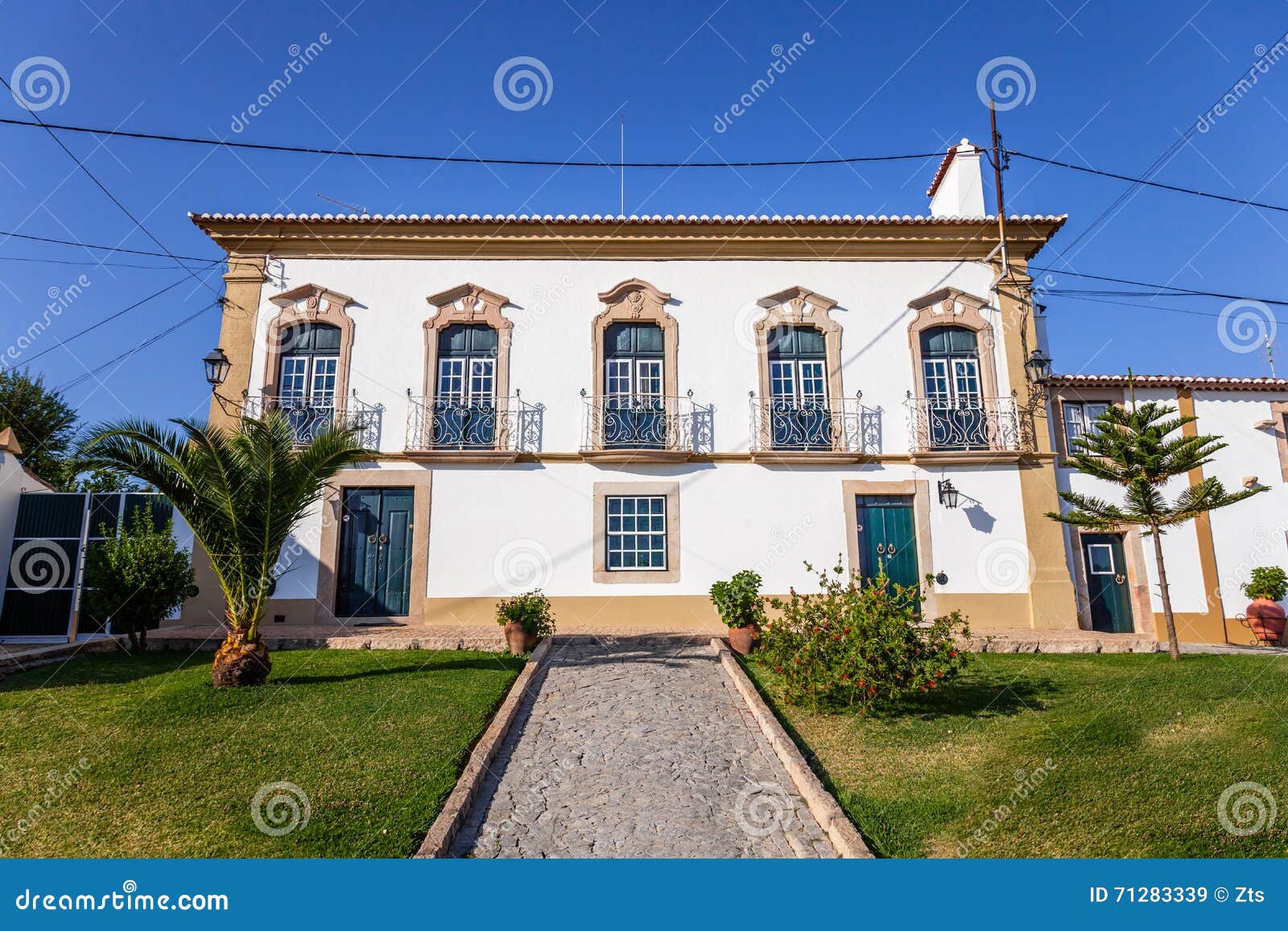 the palacete turismo rural - a manor guest house hotel in flor da rosa.