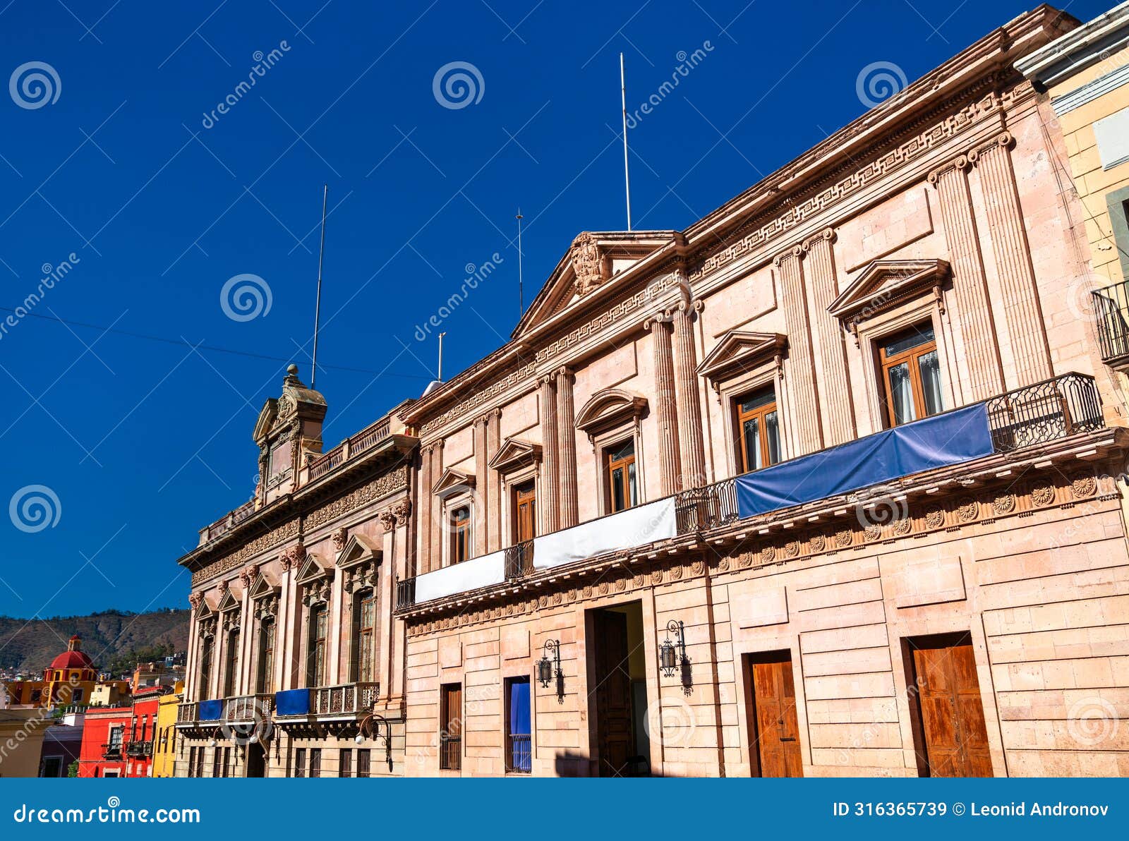 palacio de los poderes and conde rul museums in guanajuato, mexico