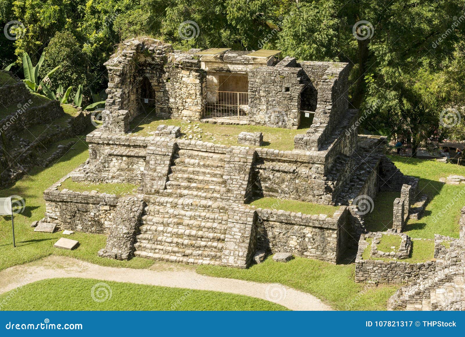 ancient mayan architecture