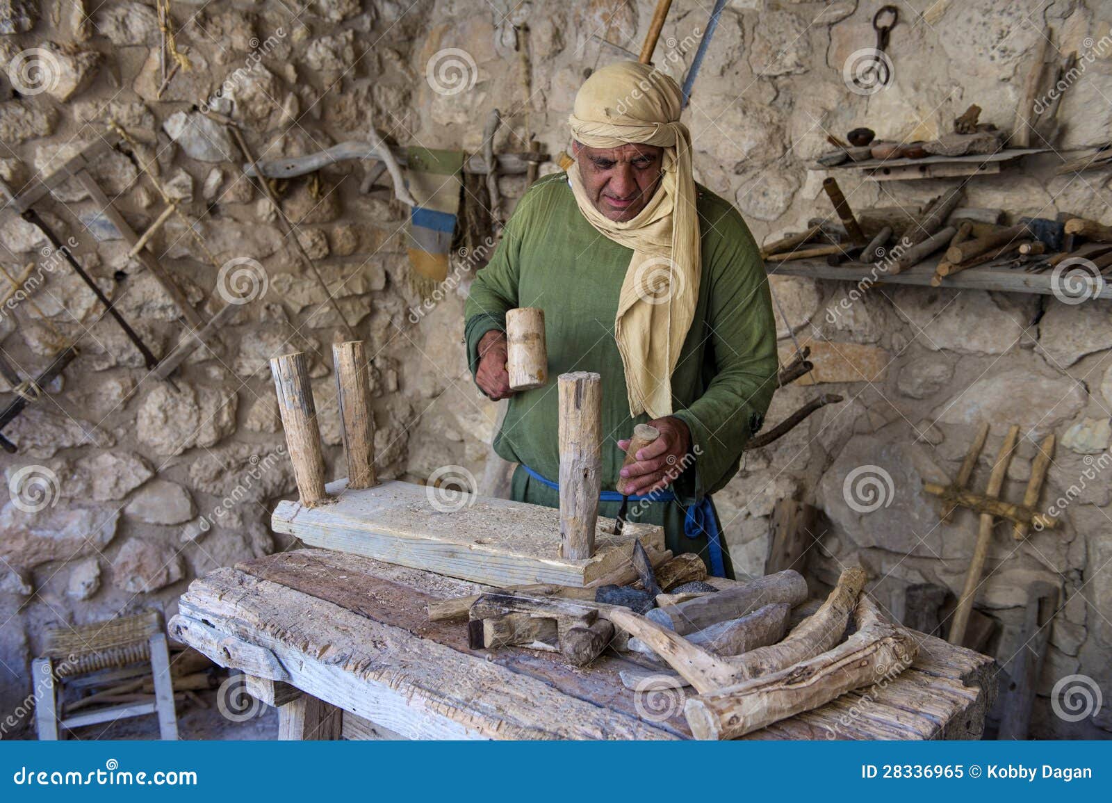 Palestinian Carpenter Editorial Image - Image: 28336965