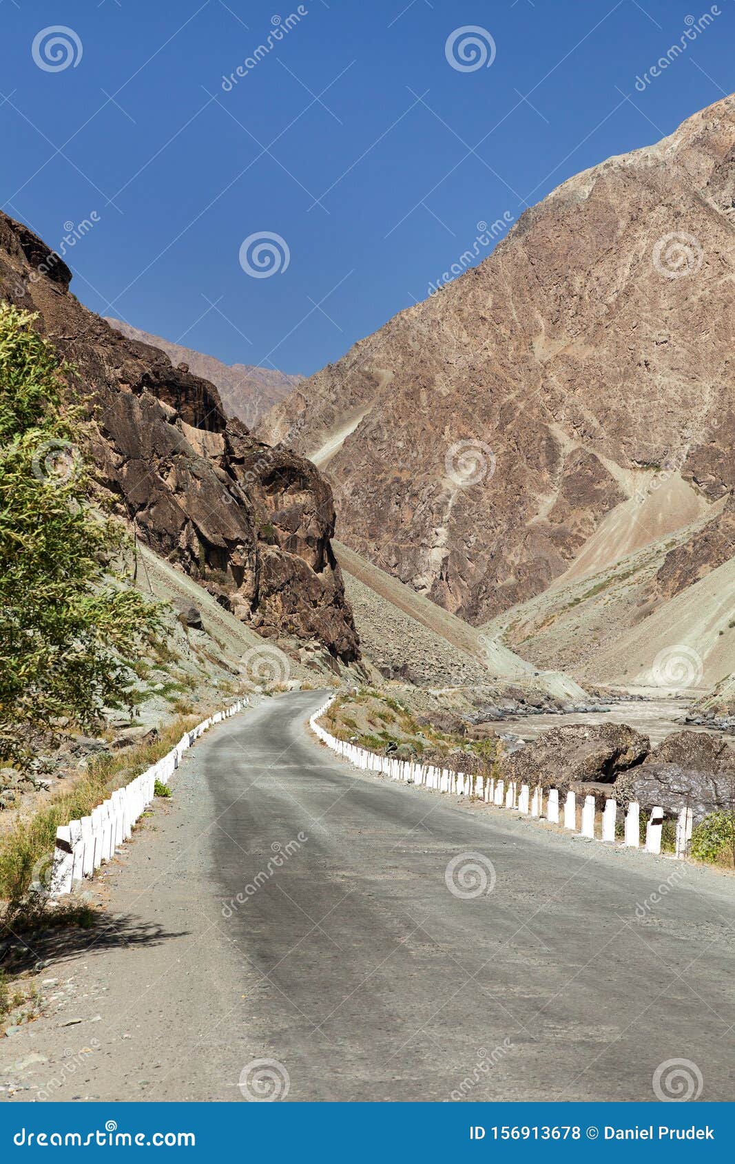 pamir highway panj river and pamir mountains