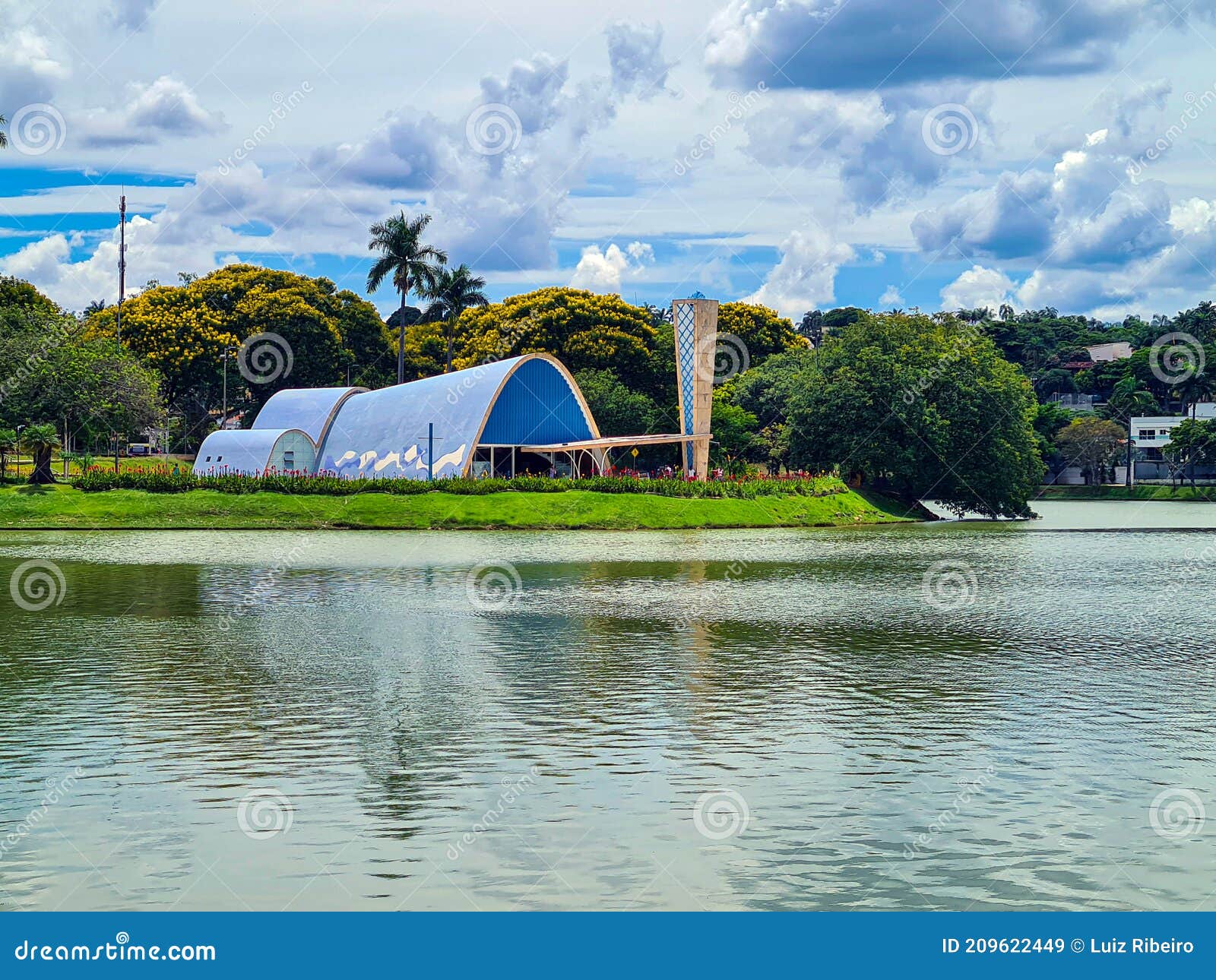 pampulha lagoon in belo horizonte