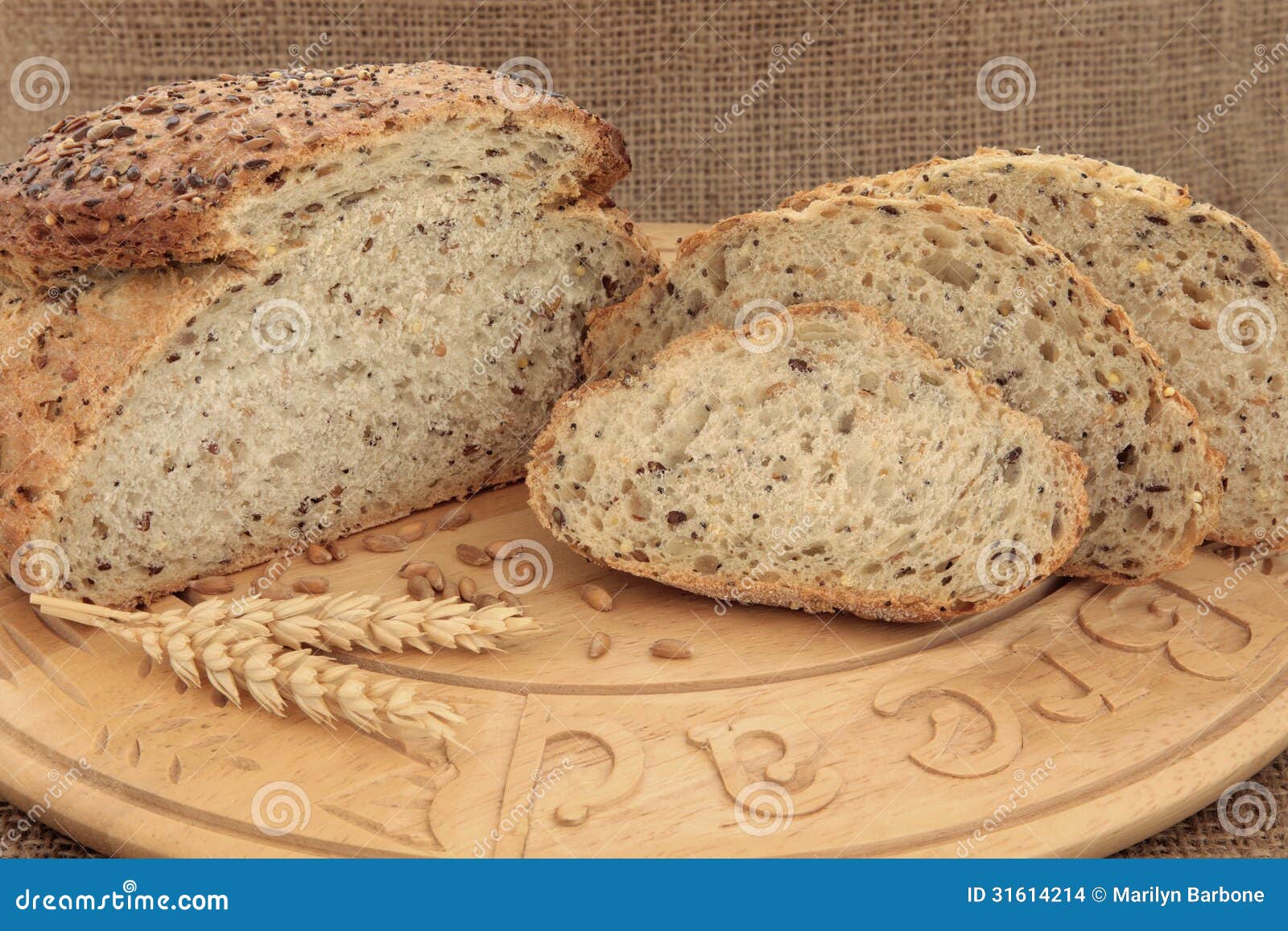 Pan integral foto de archivo. Imagen de fondo, carbohidrato 31614214