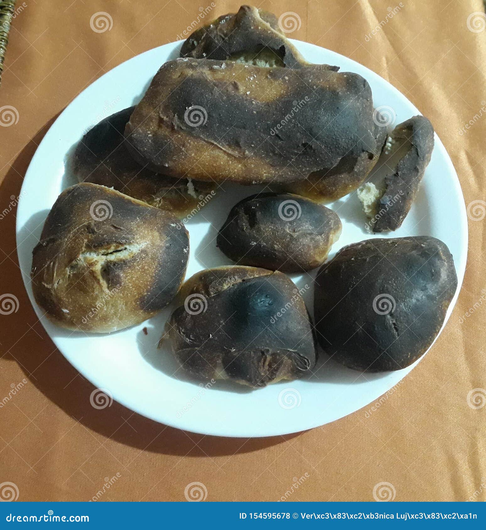 Pan quemado foto de archivo. Imagen de quemadura, desayuno 154595678