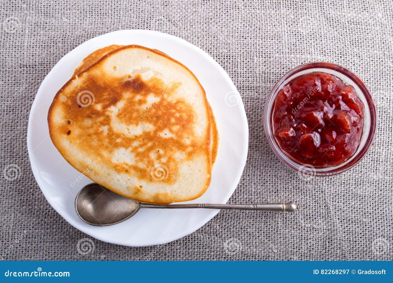 На носу горячий блин. Варенье Top view. Jam Top view. Pancakes with Jam Top view. Pancake Jam Top view.