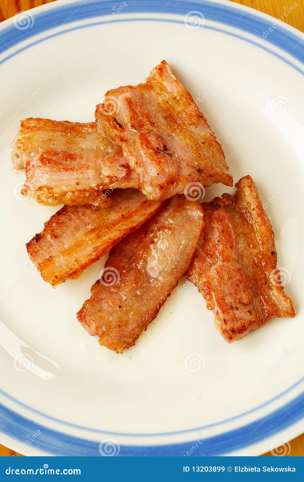 Pancetta affumicata fritta immagine stock. Immagine di alimento 13203899