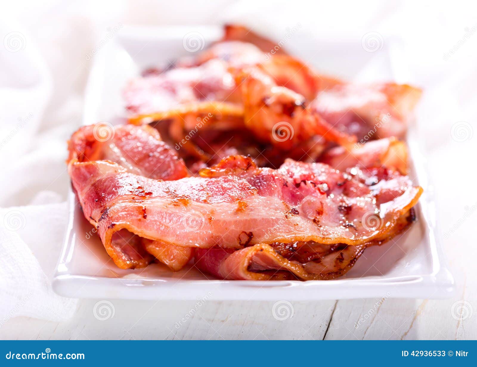 Pancetta affumicata fritta immagine stock. Immagine di porco 42936533