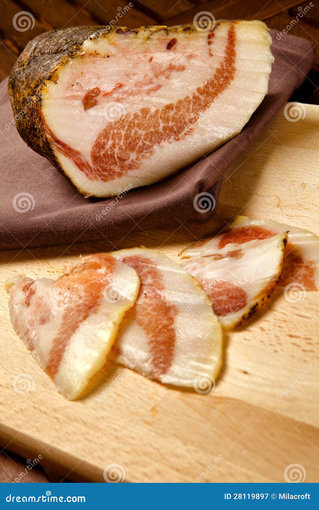 Pancetta, lard italien image stock. Image du hachage 28119897