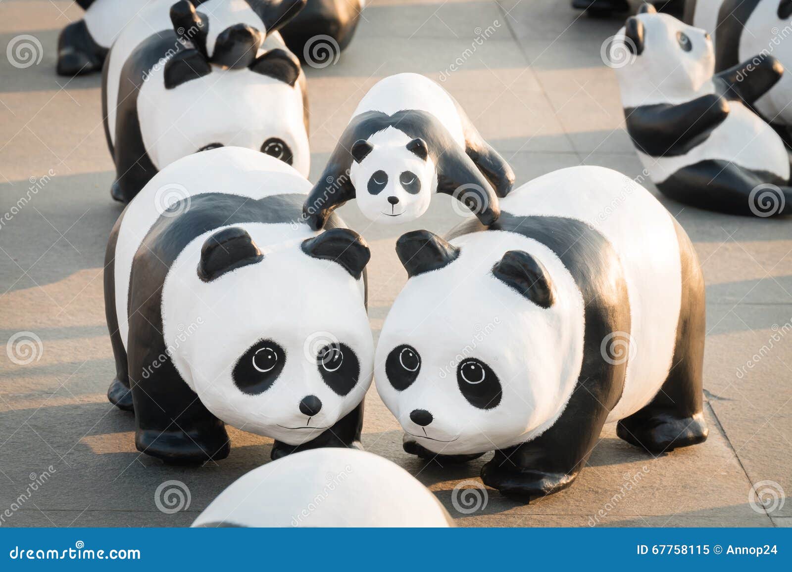 volwassene Ontstaan tand 1,600 Pandas Papier Mache Sculptures Will Be Exhibited in Bangkok Editorial  Image - Image of arrived, event: 67758115