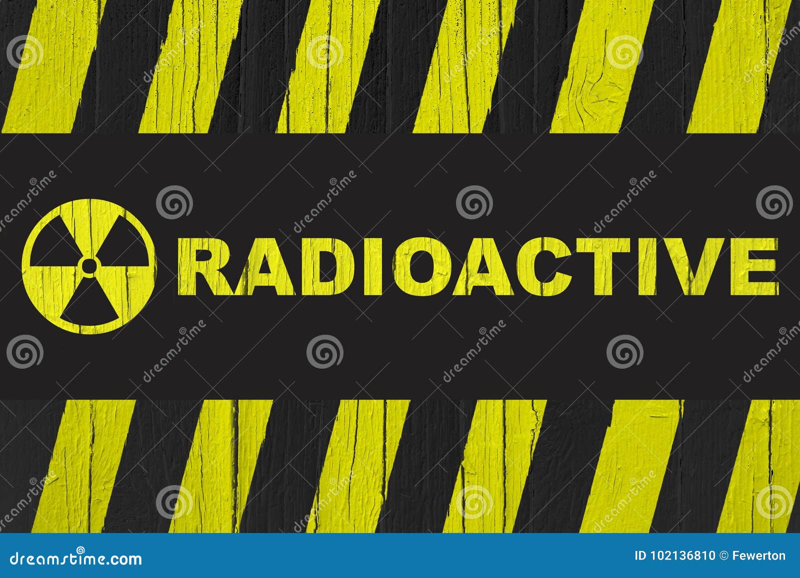 Panneau D'avertissement Radioactif Avec Les Rayures Jaunes Et