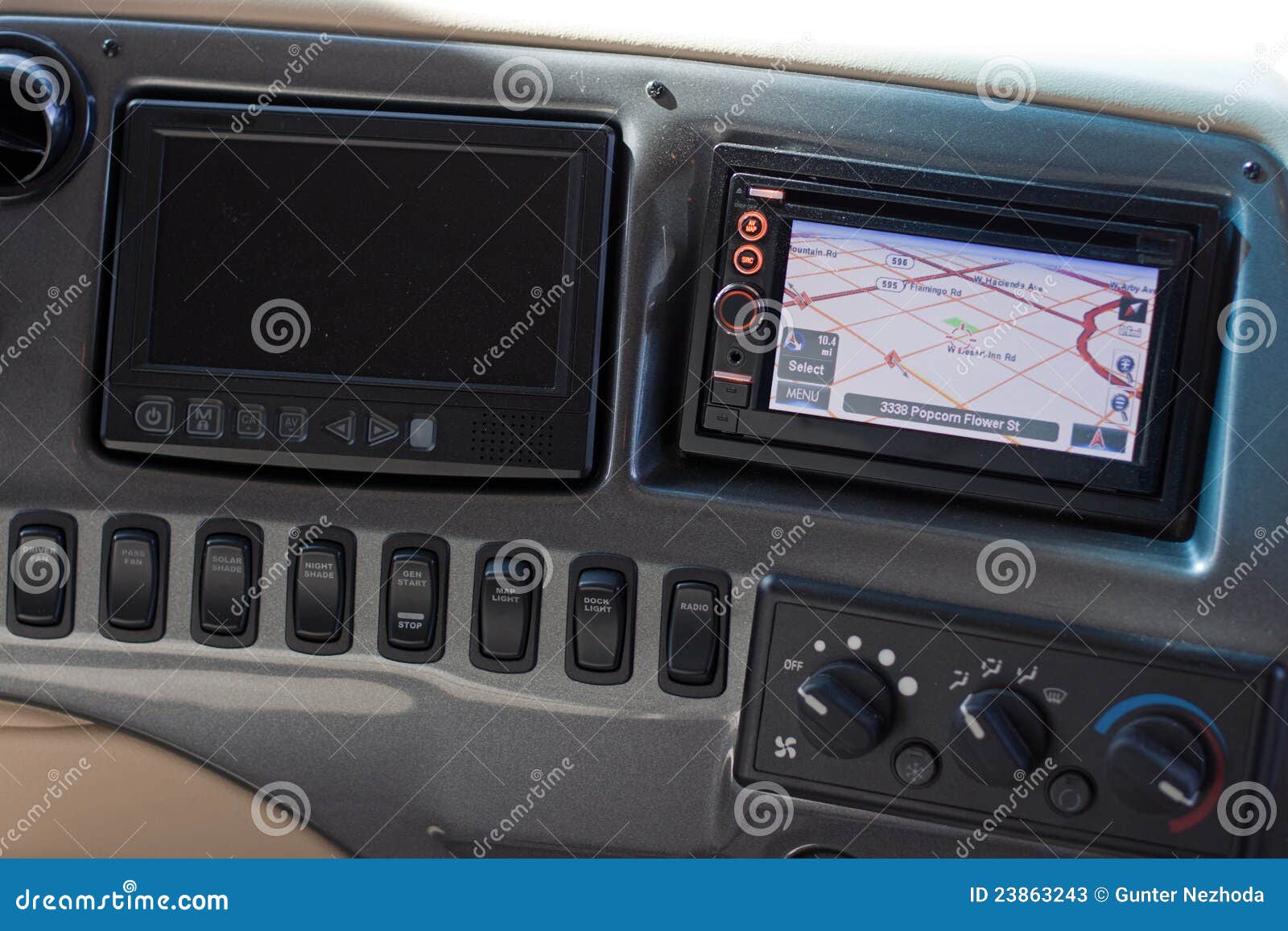 Panneau De Tableau De Bord De Camping-car Avec Le GPS Image stock