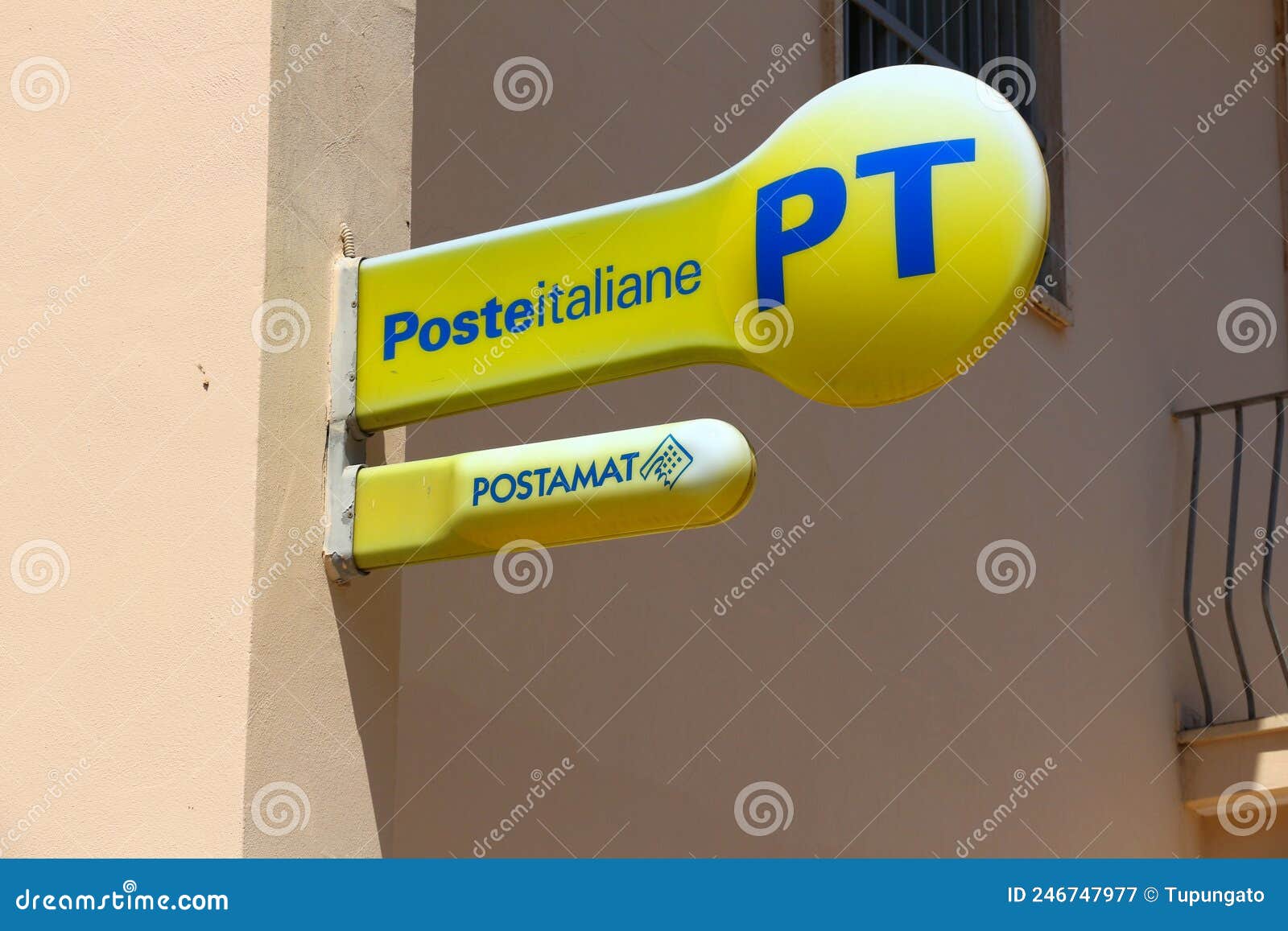 Panneau bureau de Poste. Photos