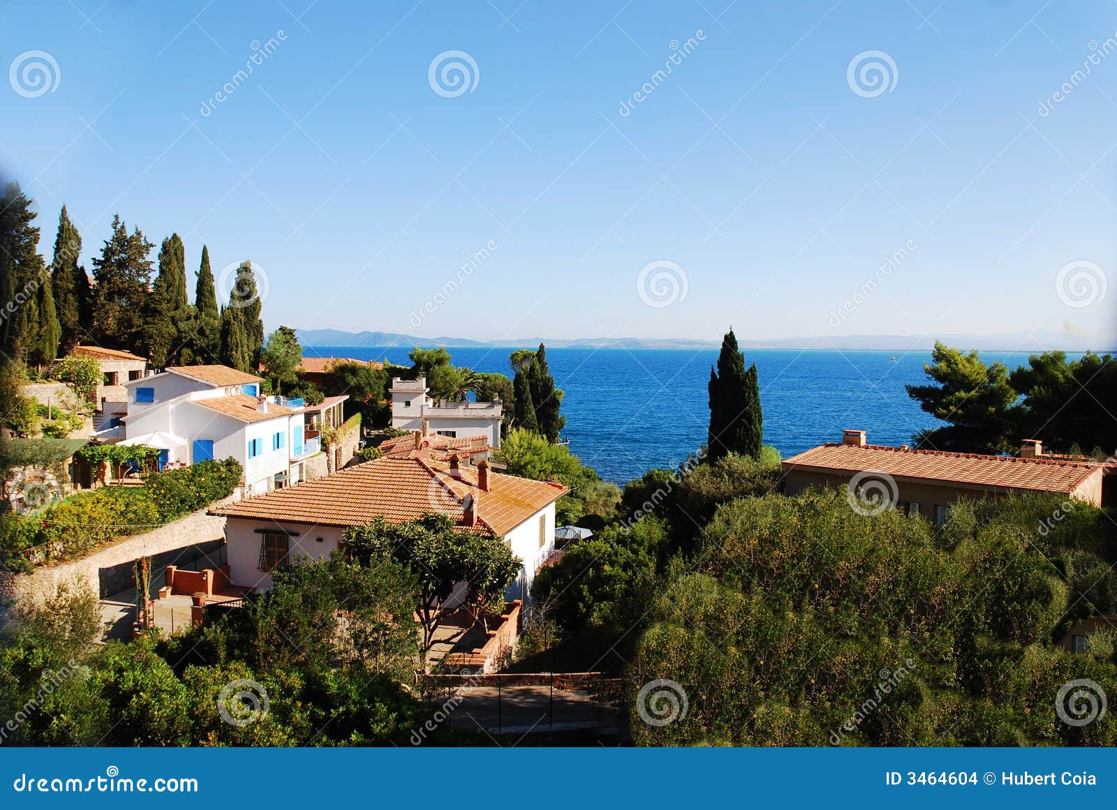 Panorama do mar Mediterrâneo em Toscânia