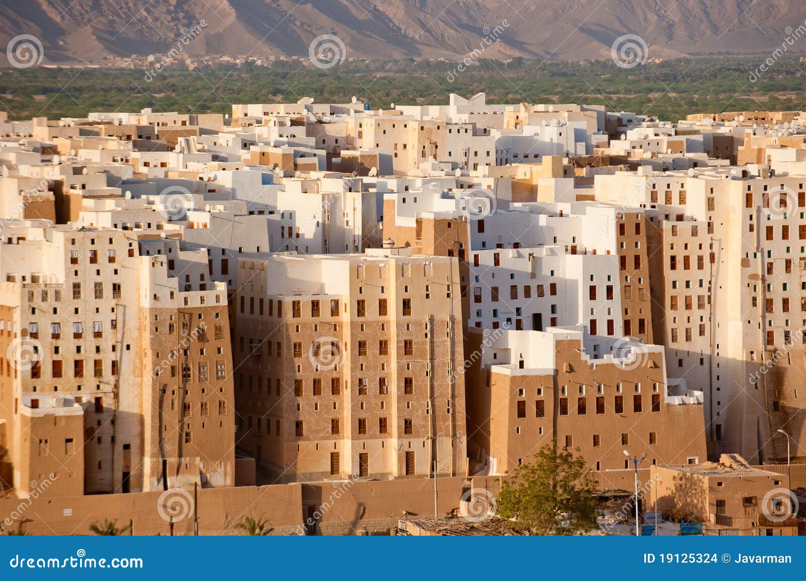 Panorama de Shibam, província de Hadhramaut, Yemen. Panorama da cidade de Shibam, província de Hadhramaut, Yemen