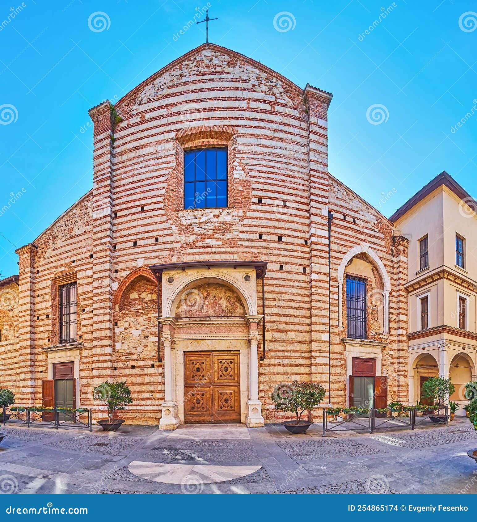 Chiesa Di San Giovanni Dell'ospedale Panorama Della Chiesa Evangelista Di San Giovanni, Brescia Italia
