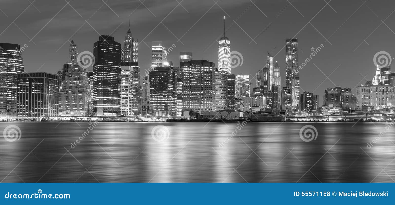 Panorama Preto E Branco De New York Na Noite Foto de Stock Imagem de