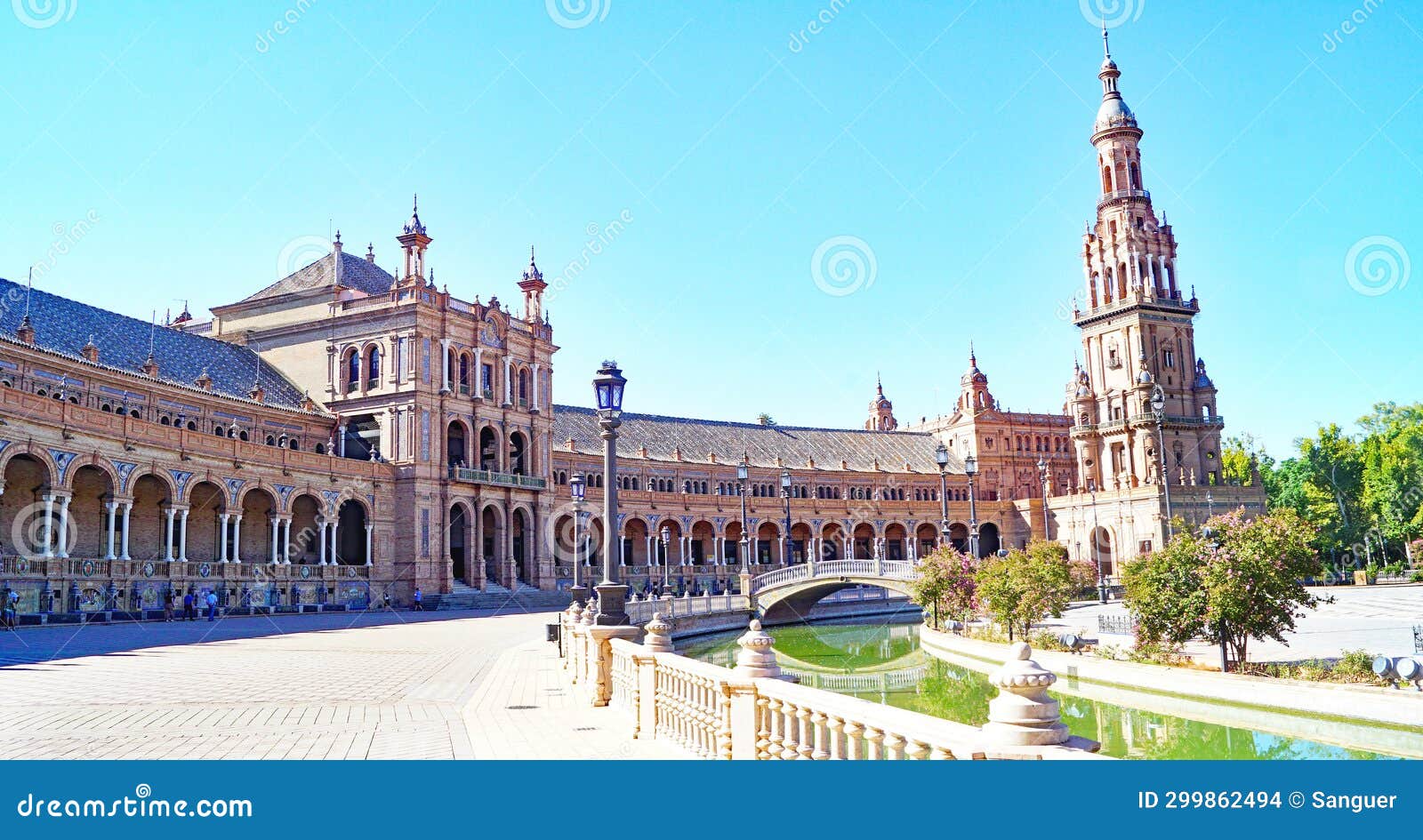 panoramic of plaza espaÃ±a or marÃ­a luisa park square in seville