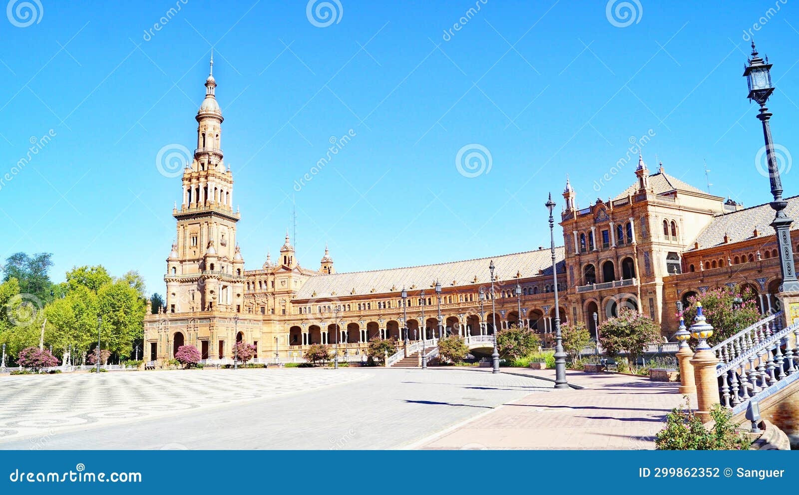 panoramic of plaza espaÃ±a or marÃ­a luisa park square in seville