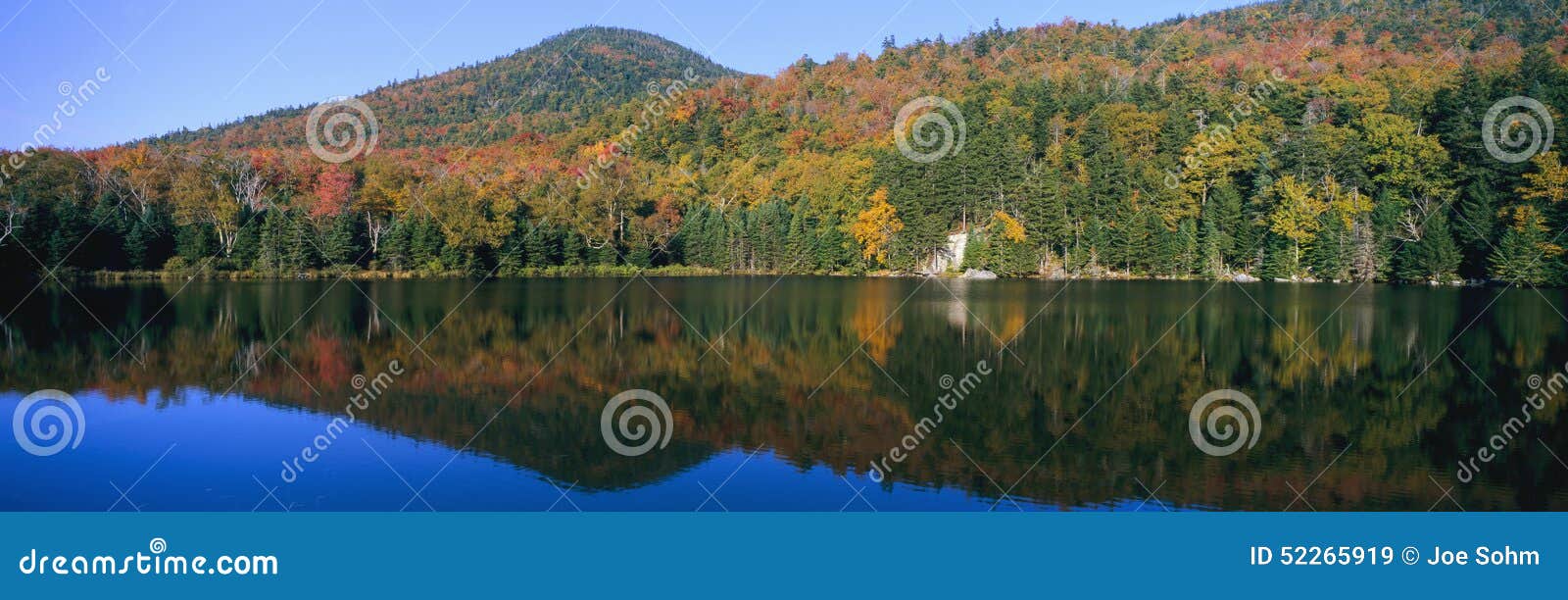 panoramic view of crawford notch state park in the white mountains, new hampshire