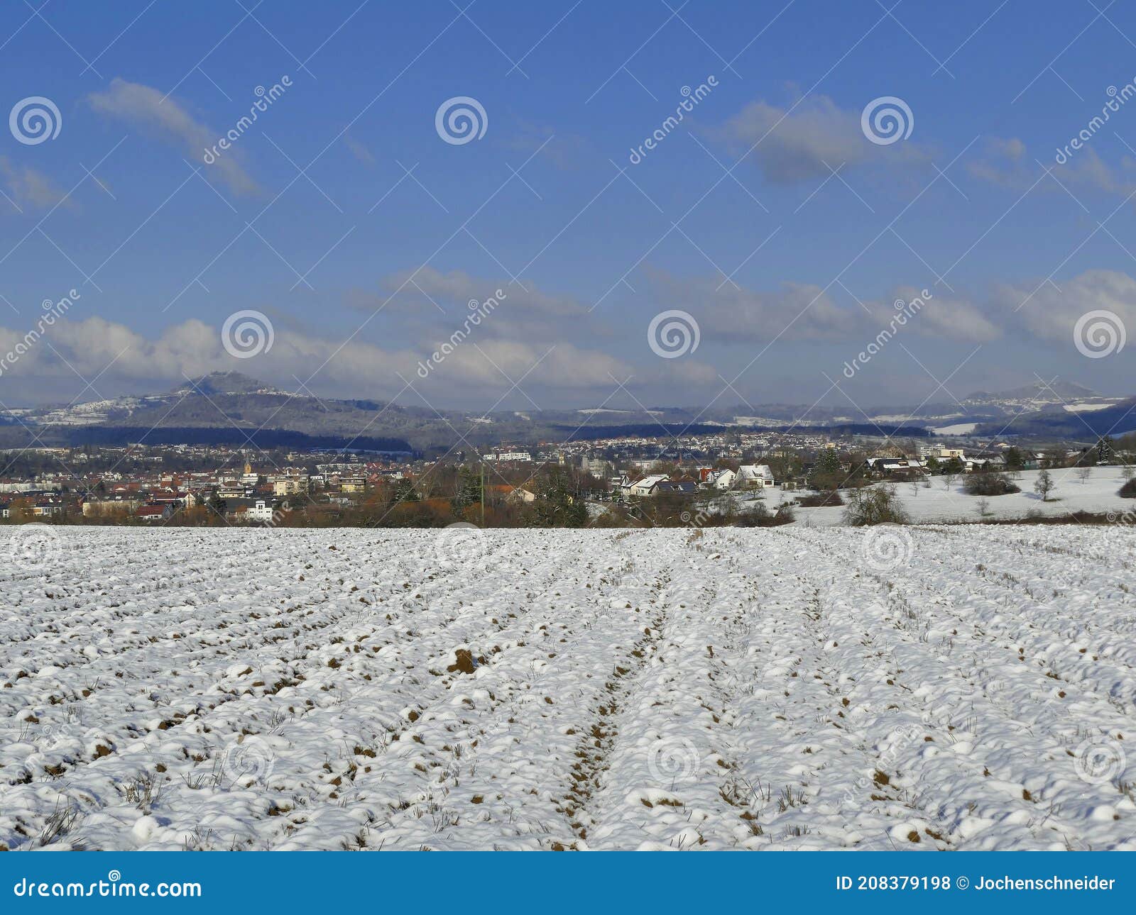 panoramic view to the emperor hills hohenstaufen and hohenrechberg
